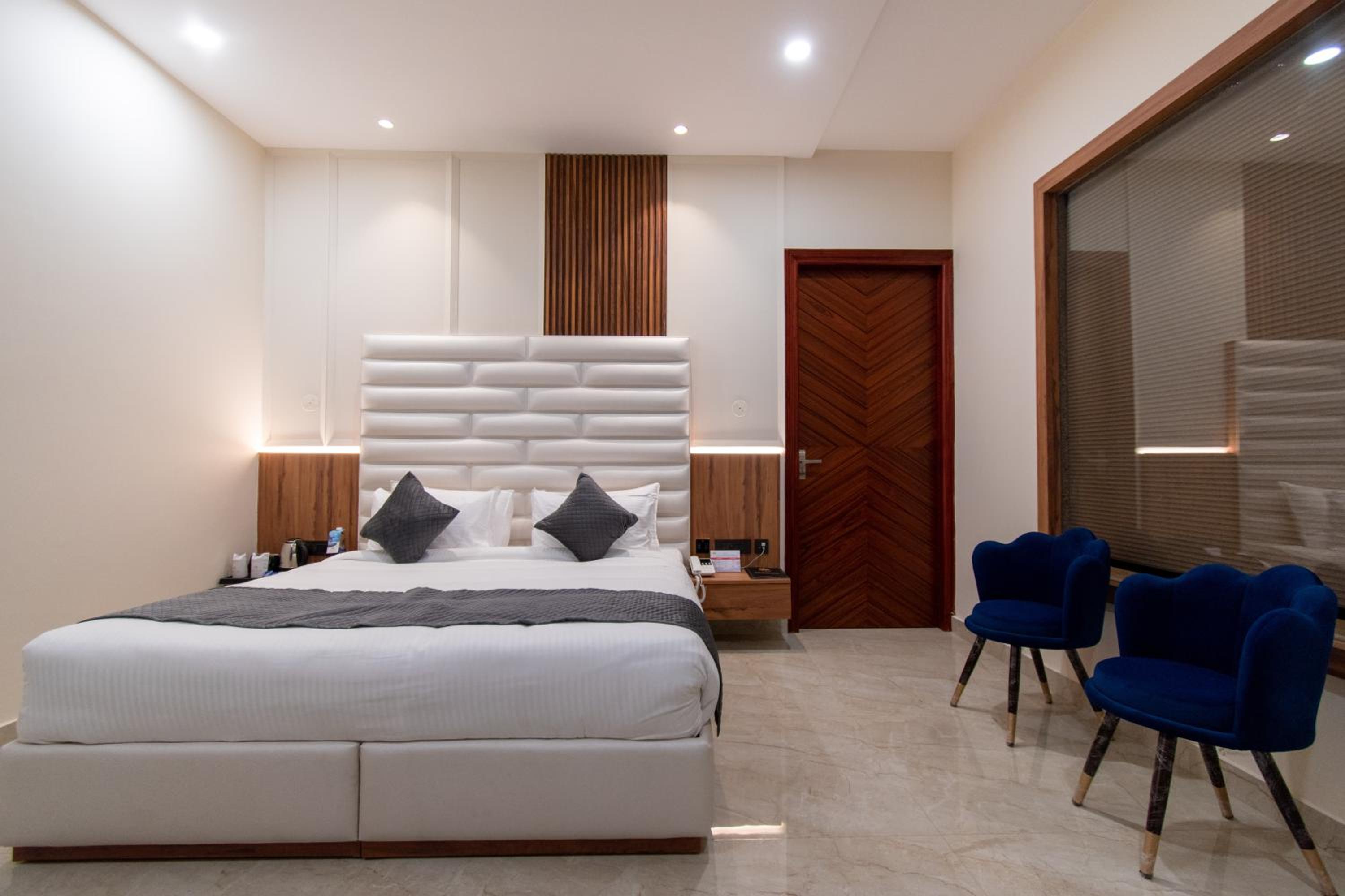Superior King Room photo 3