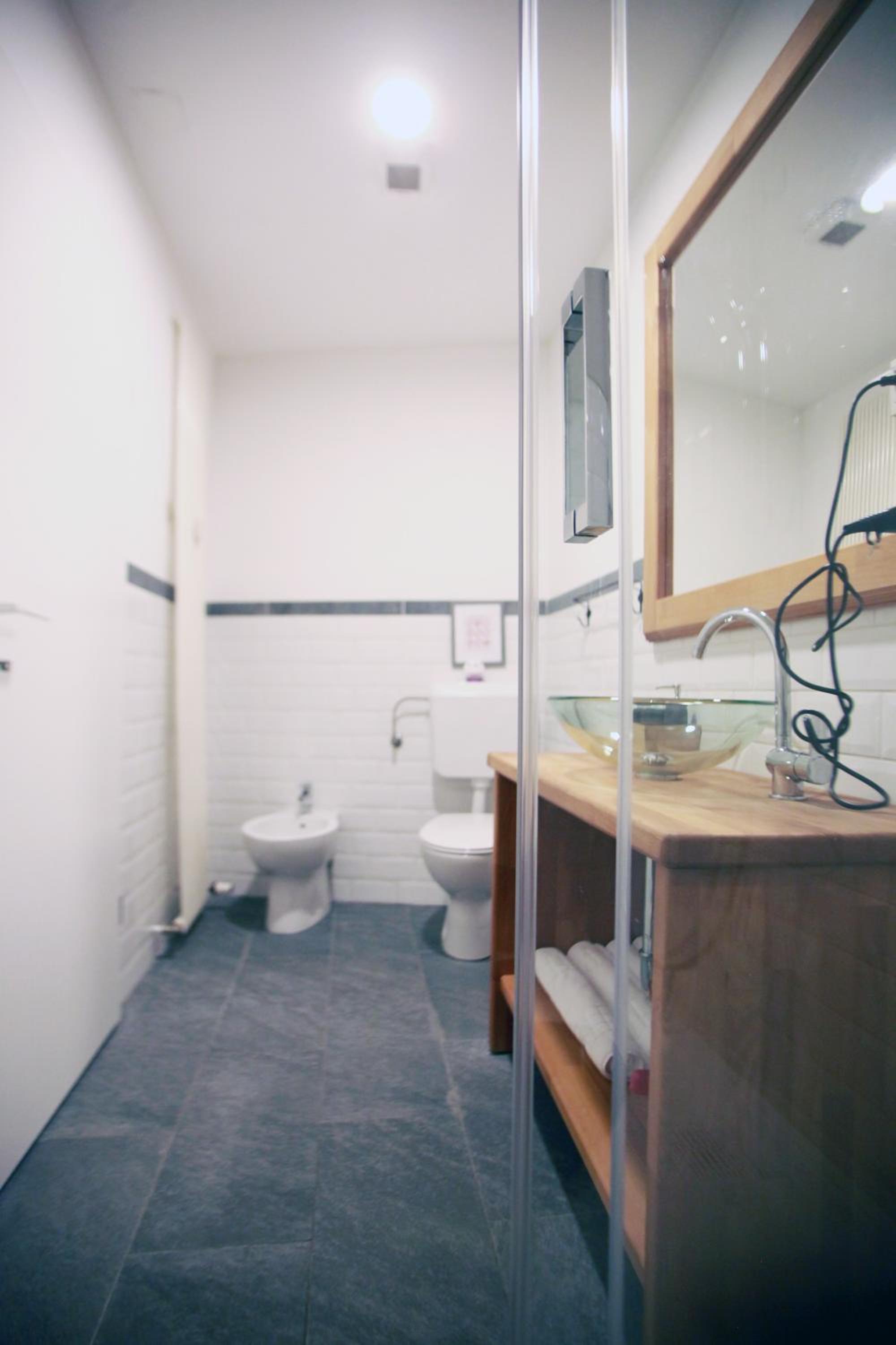 Double or Twin Room with Private Bathroom - Photo 7