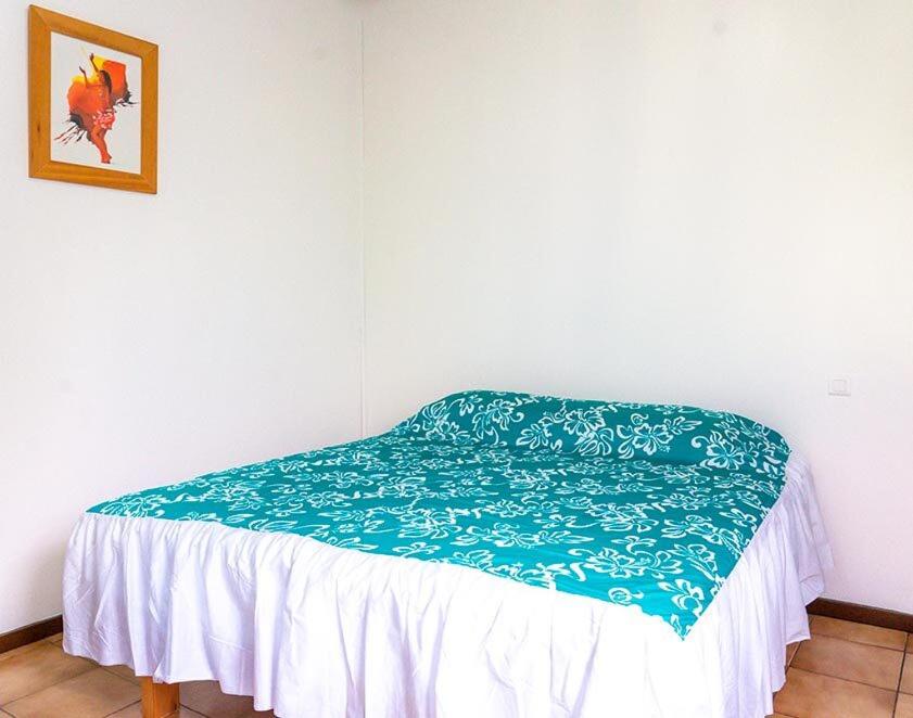 Basic Triple Room with Shared Bathroom photo 2