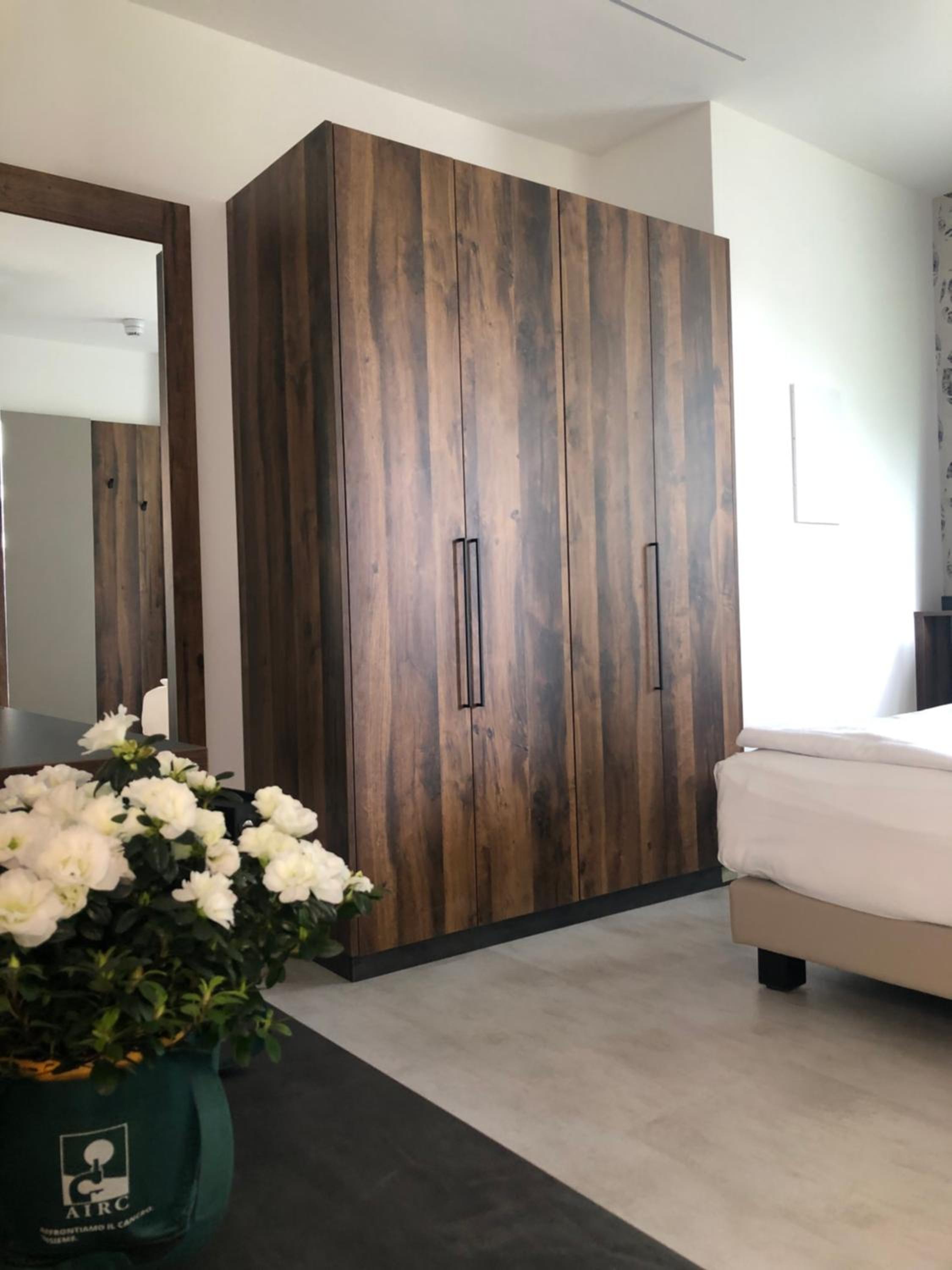 King Room with Balcony - Photo 14