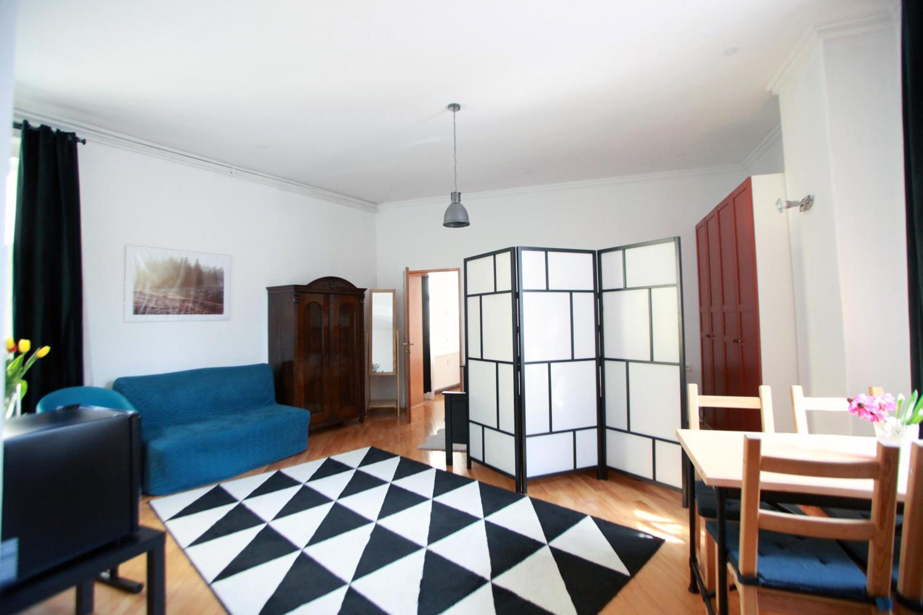 Suite - Photo 3