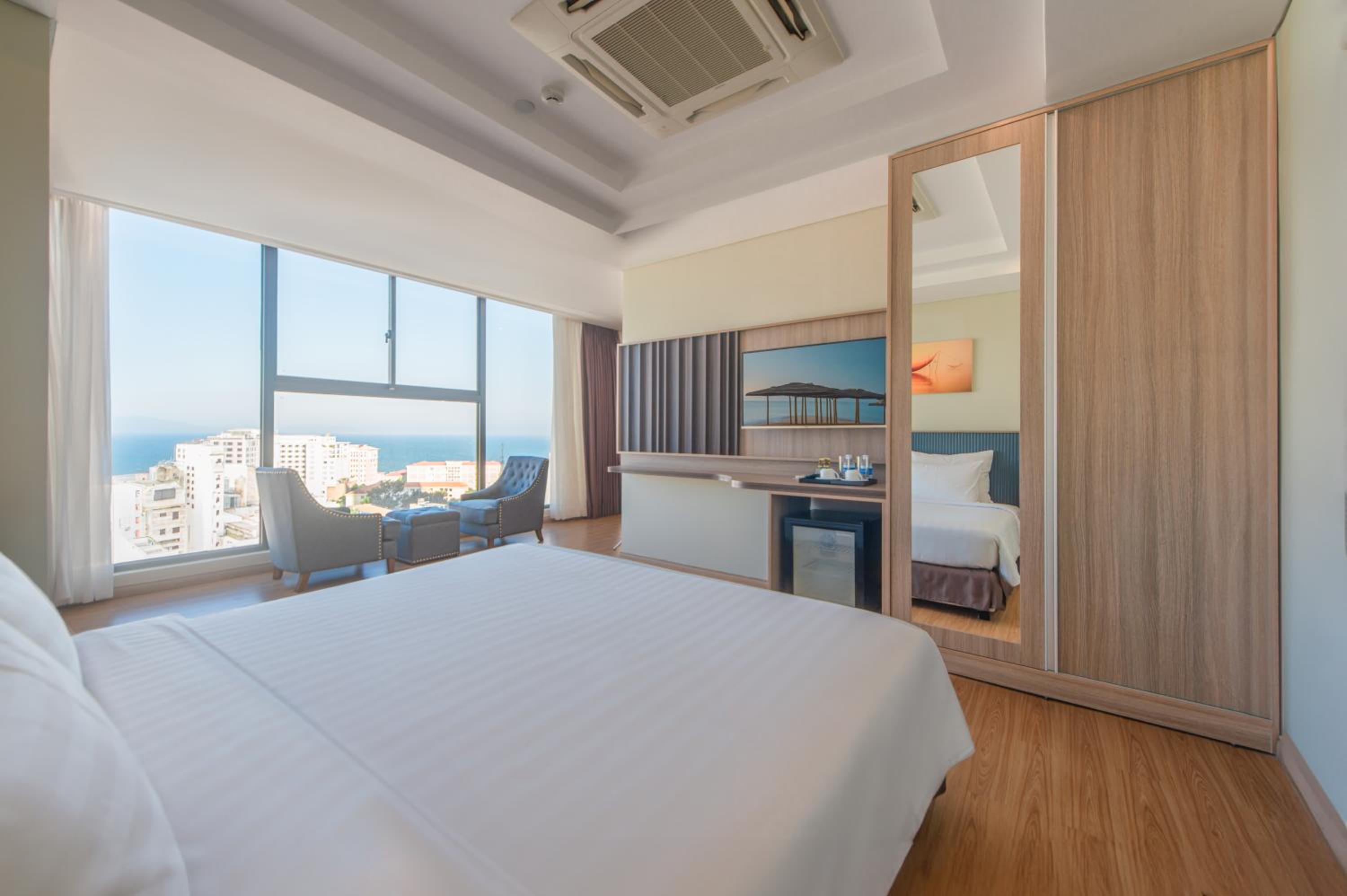 Junior Suite Double with Sea View - Photo 4