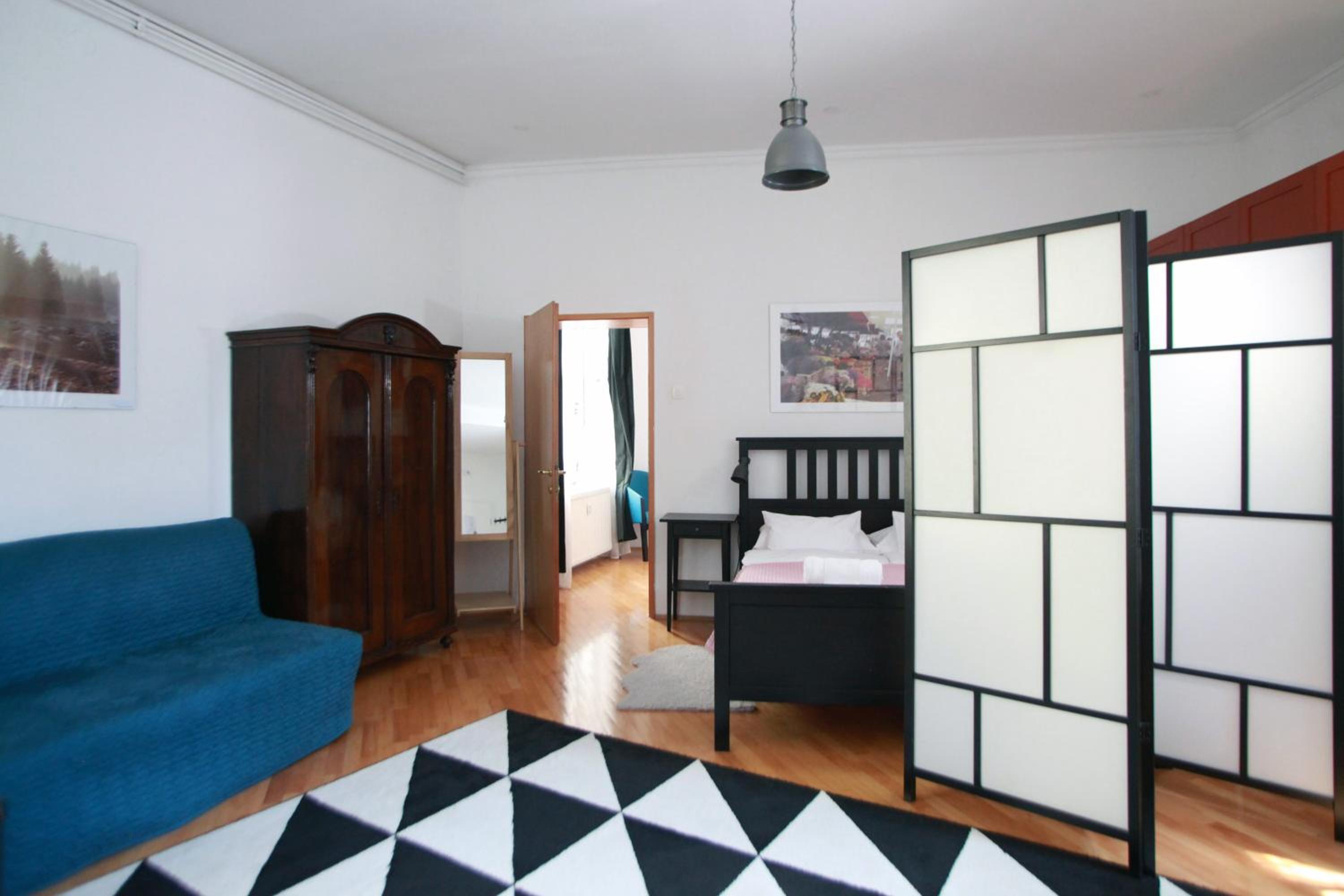 Suite - Photo 9