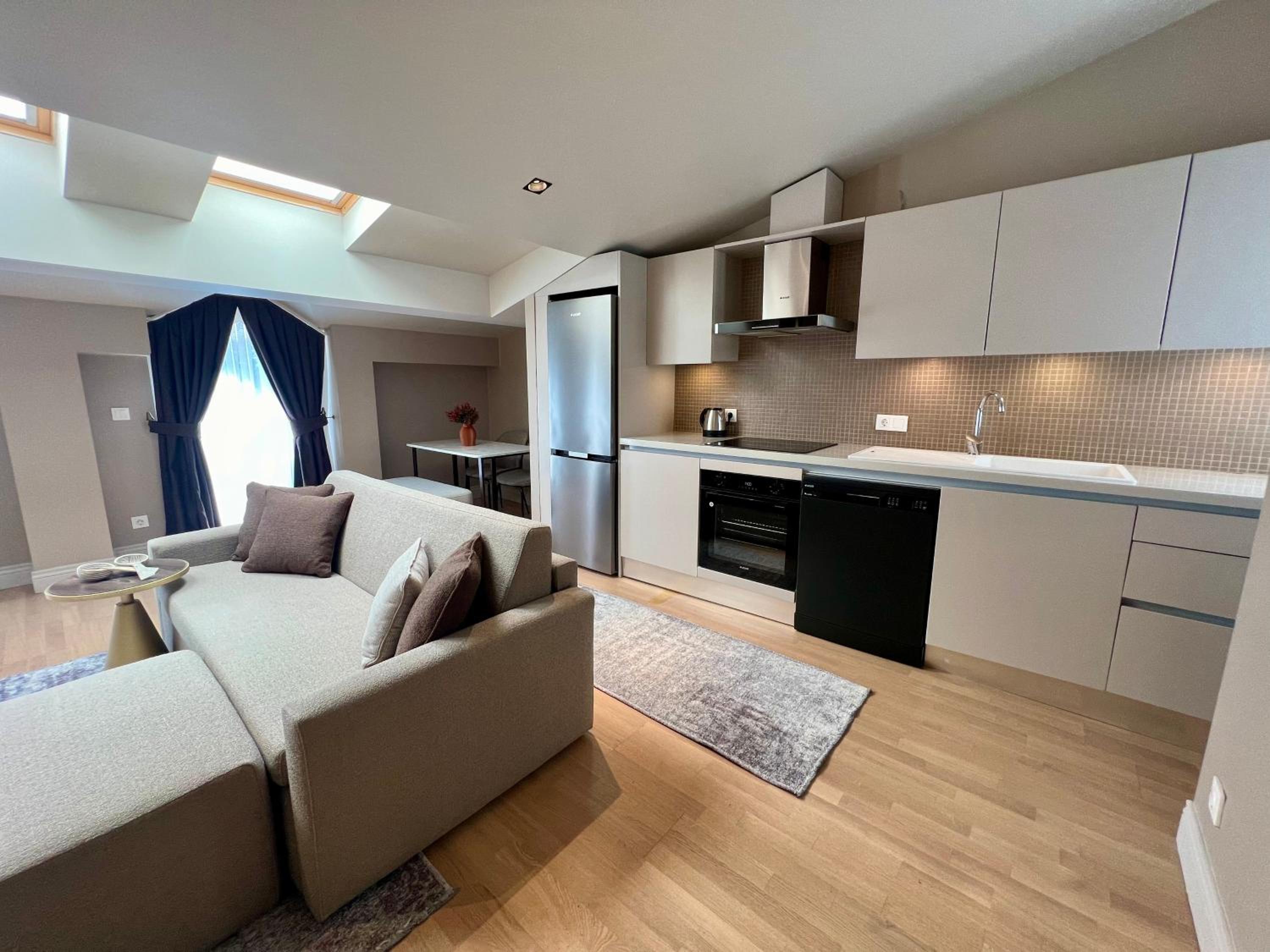 Suite with City View photo 2