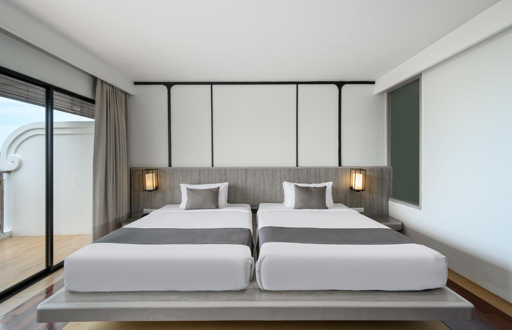 Grand Deluxe Seaview - Photo 8