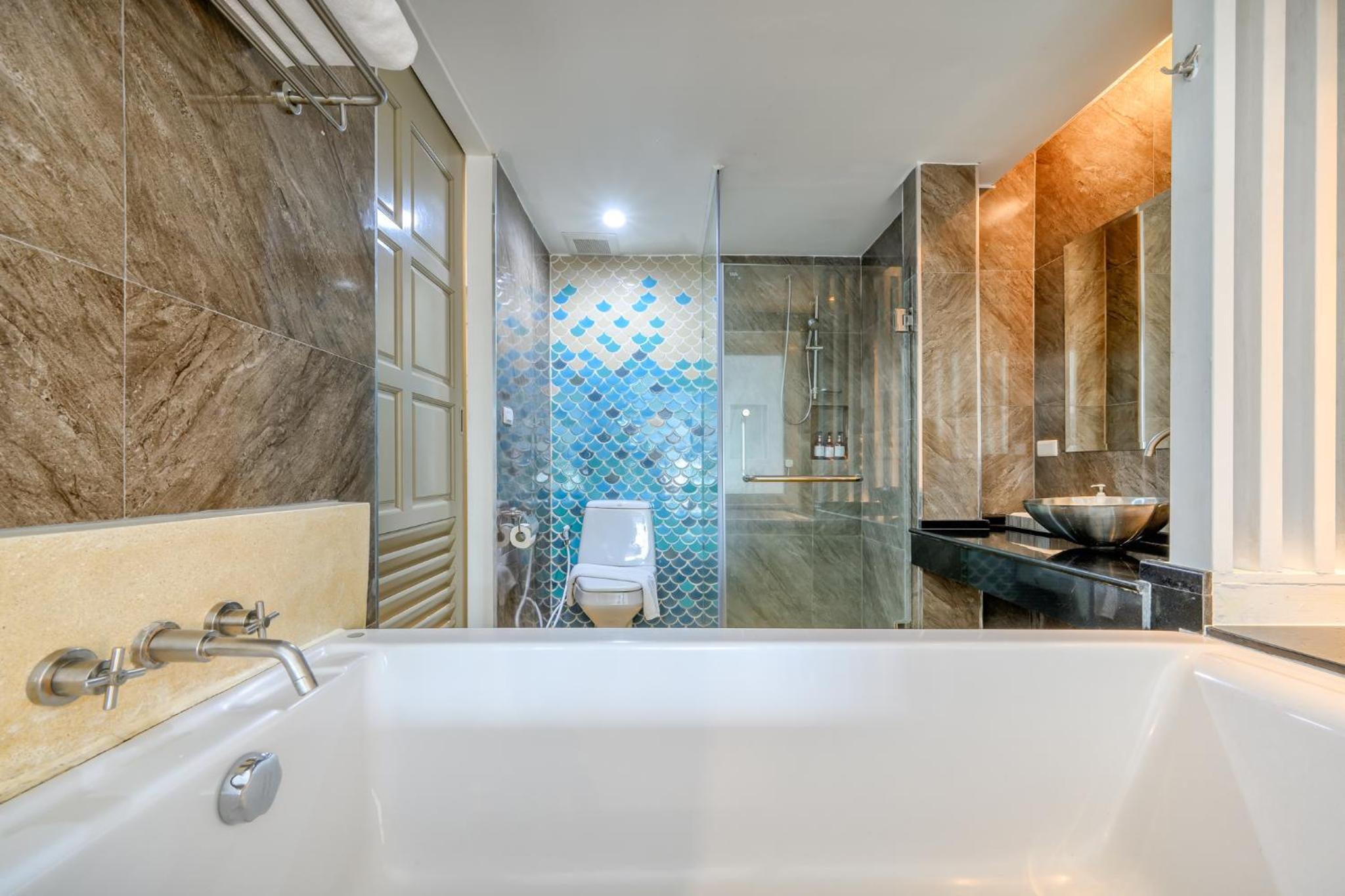 Grand Deluxe Seaview - Photo 4