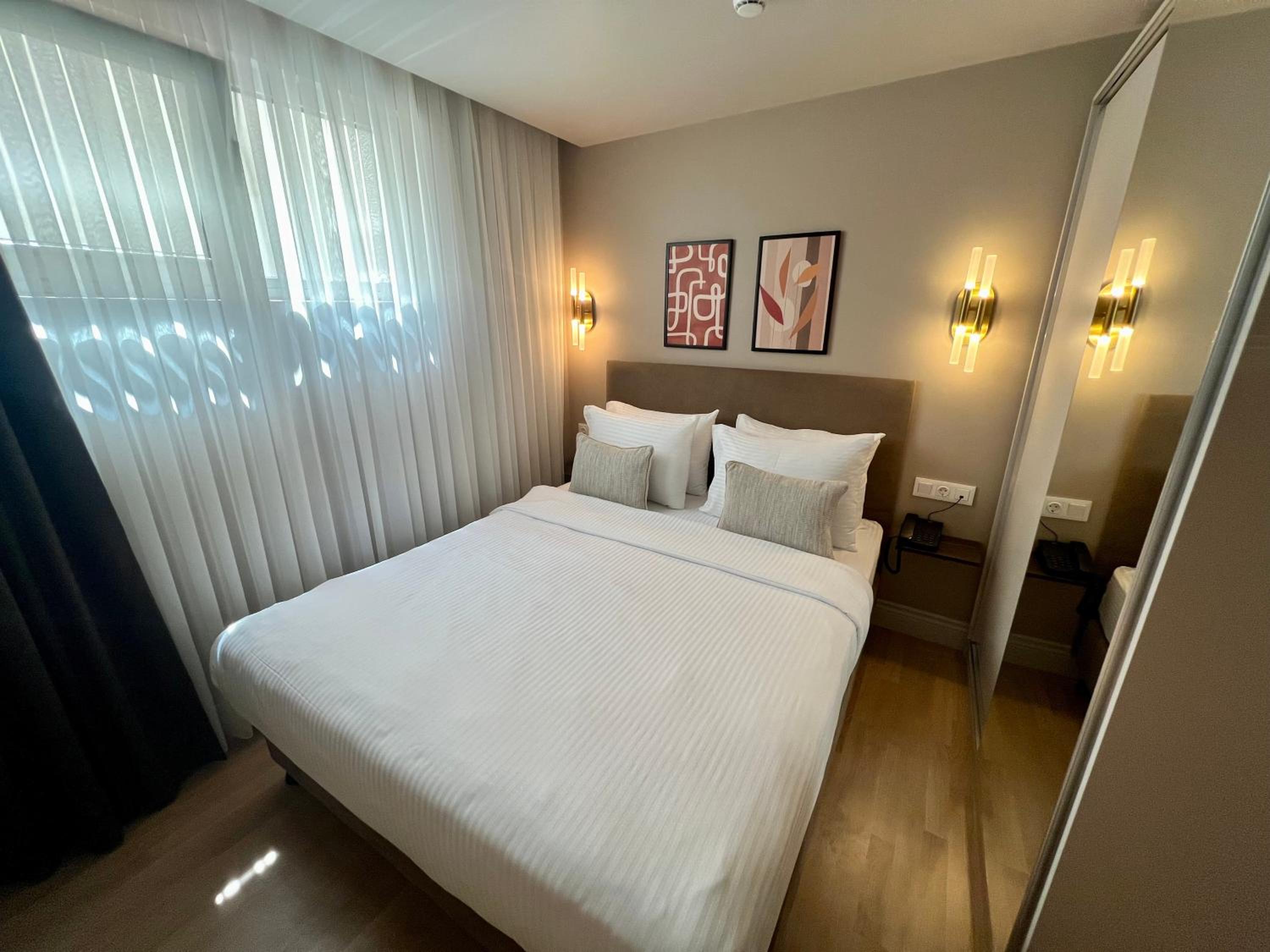 Deluxe Suite photo 2