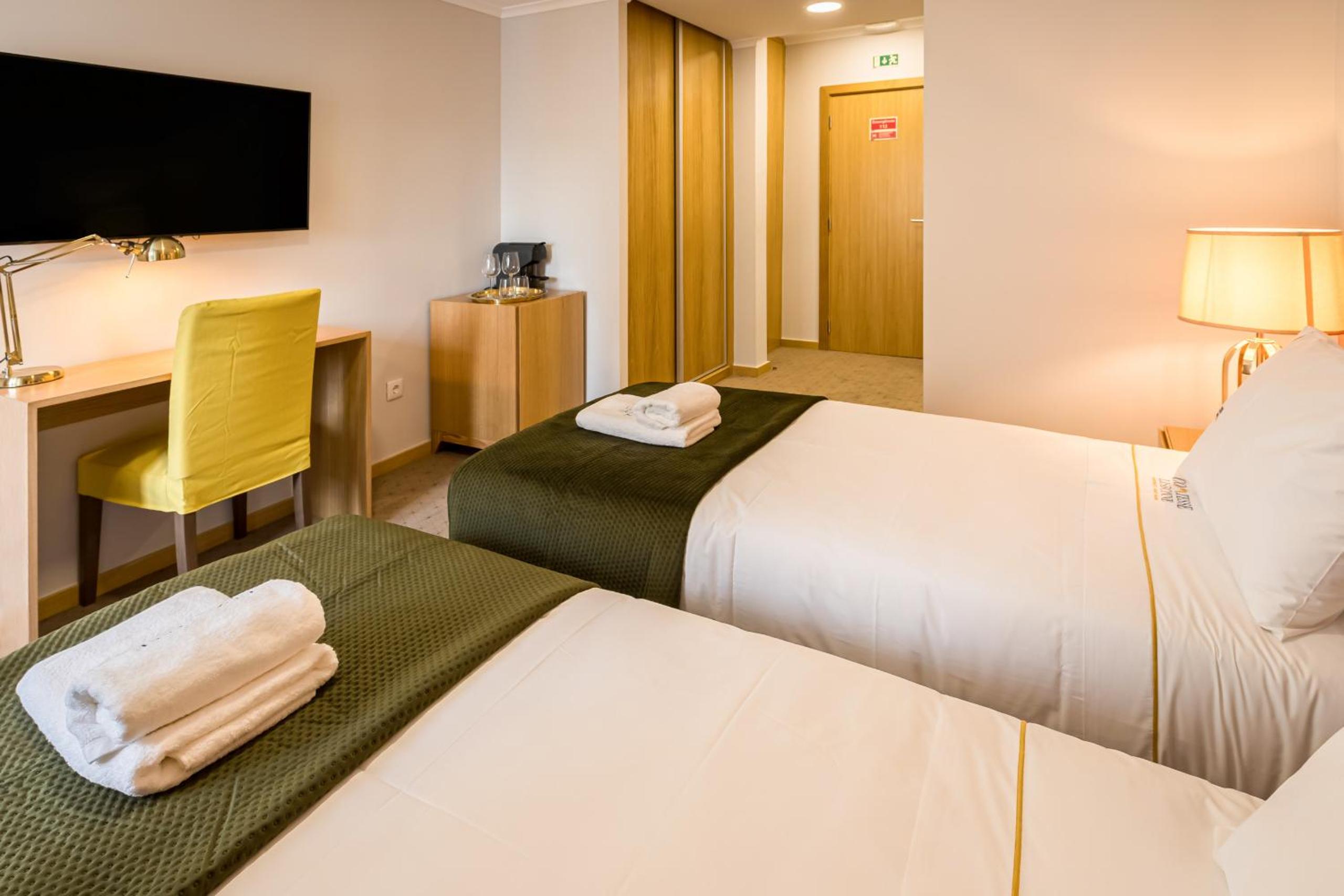 Deluxe Double or Twin Room photo 1