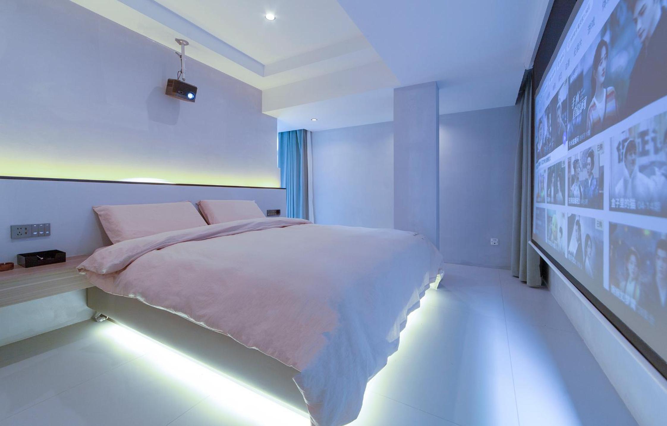 Movie King Room