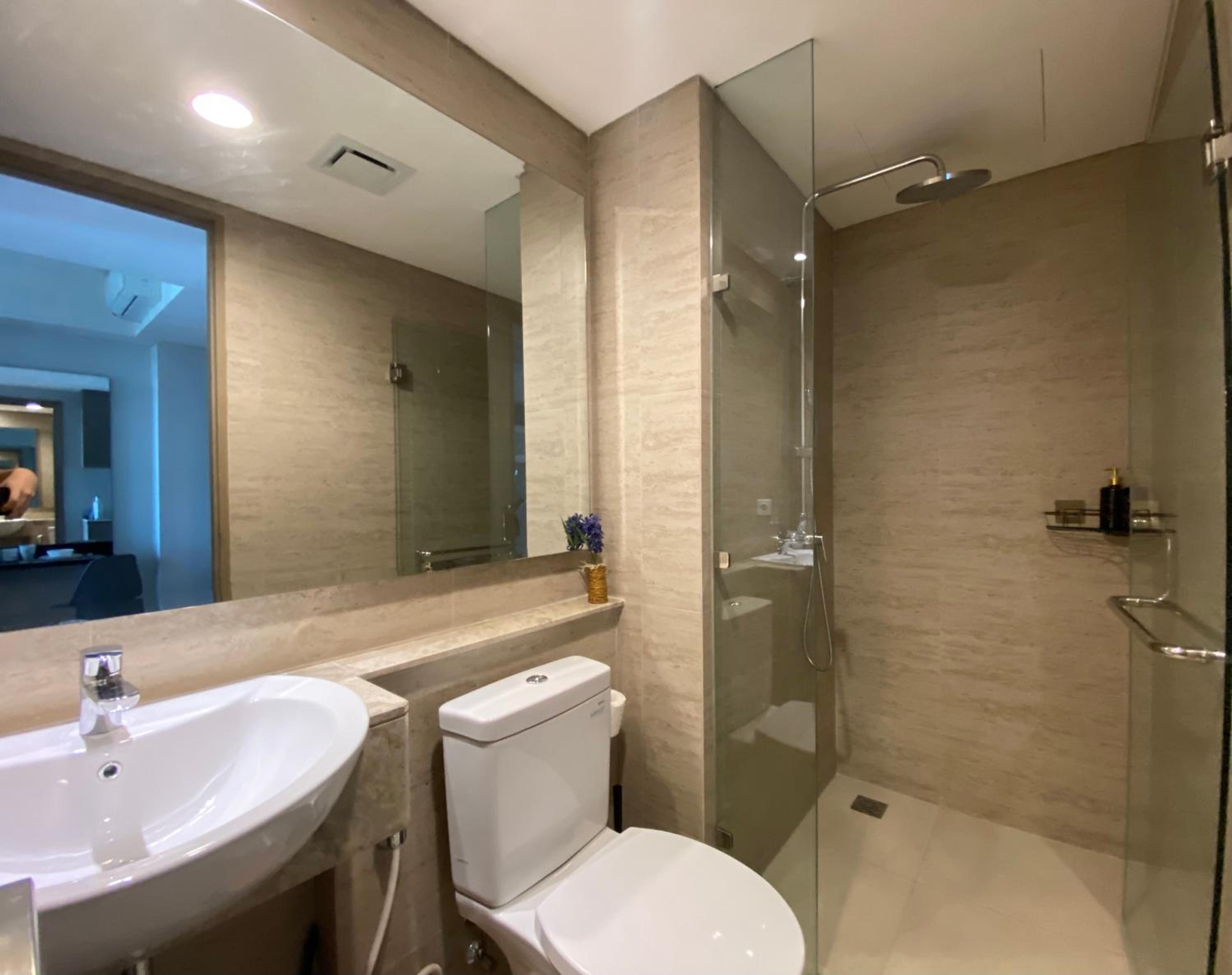 Two-Bedroom Apartment with Water View - Photo 20