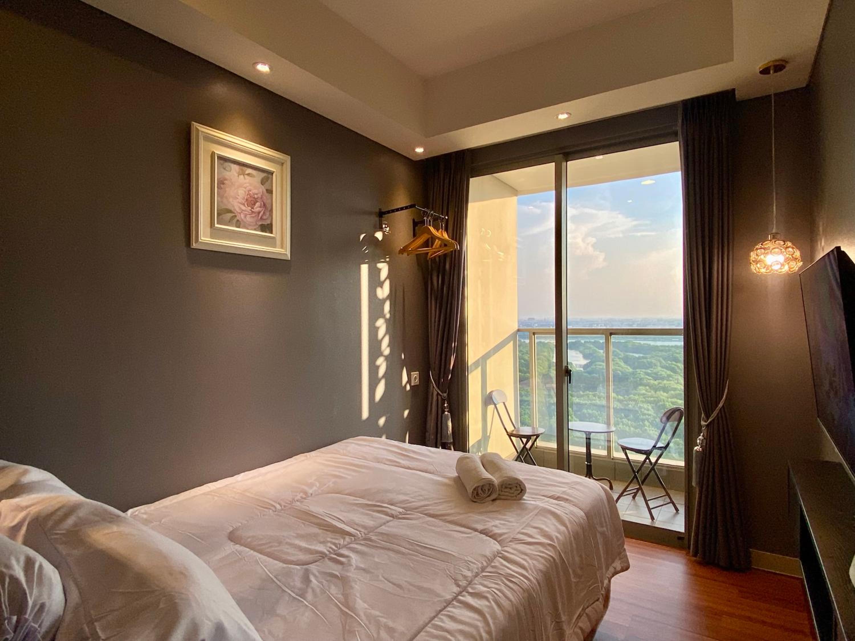 Two-Bedroom Apartment with Water View - Photo 9