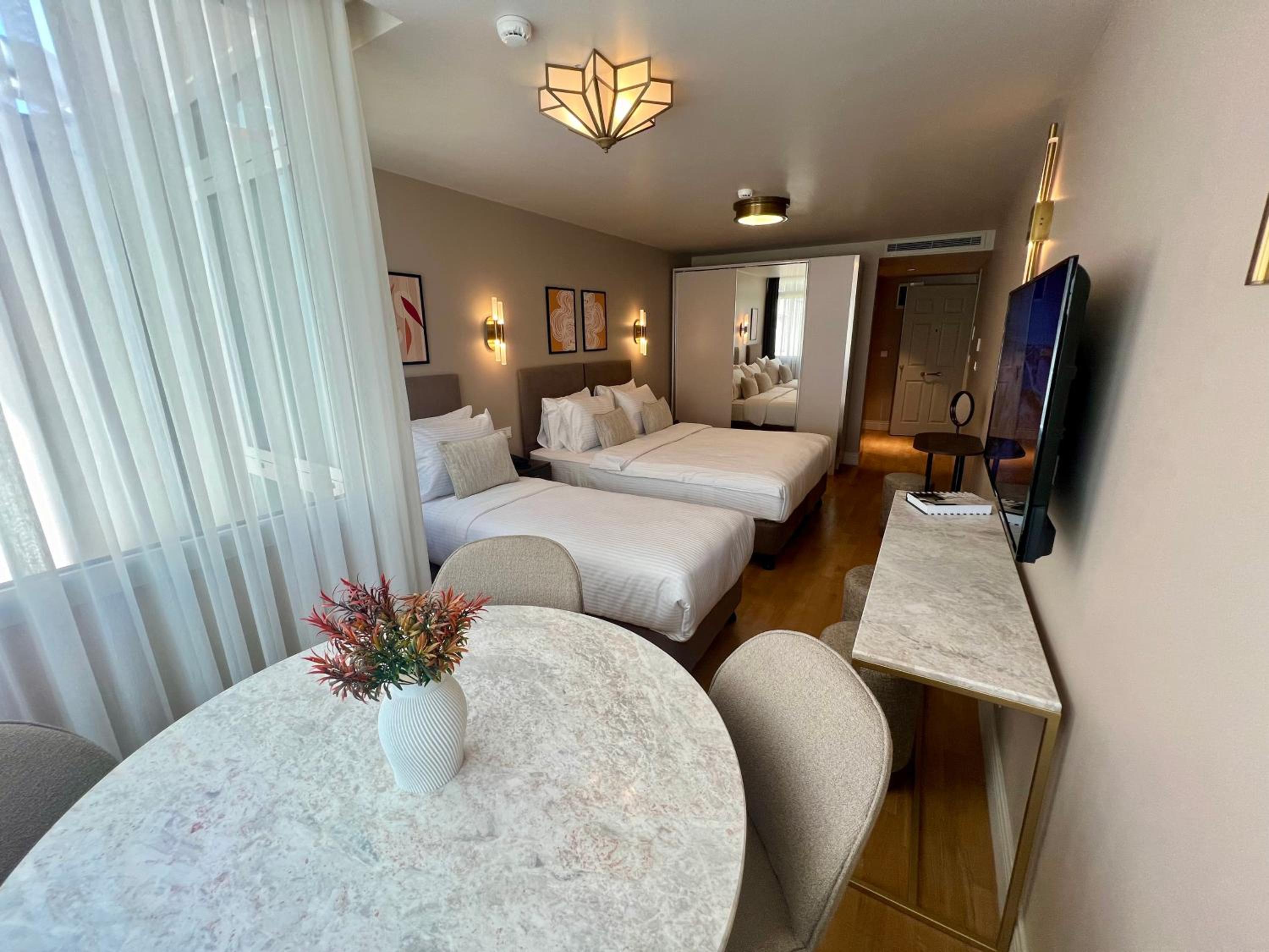 Superior Triple Room photo 3