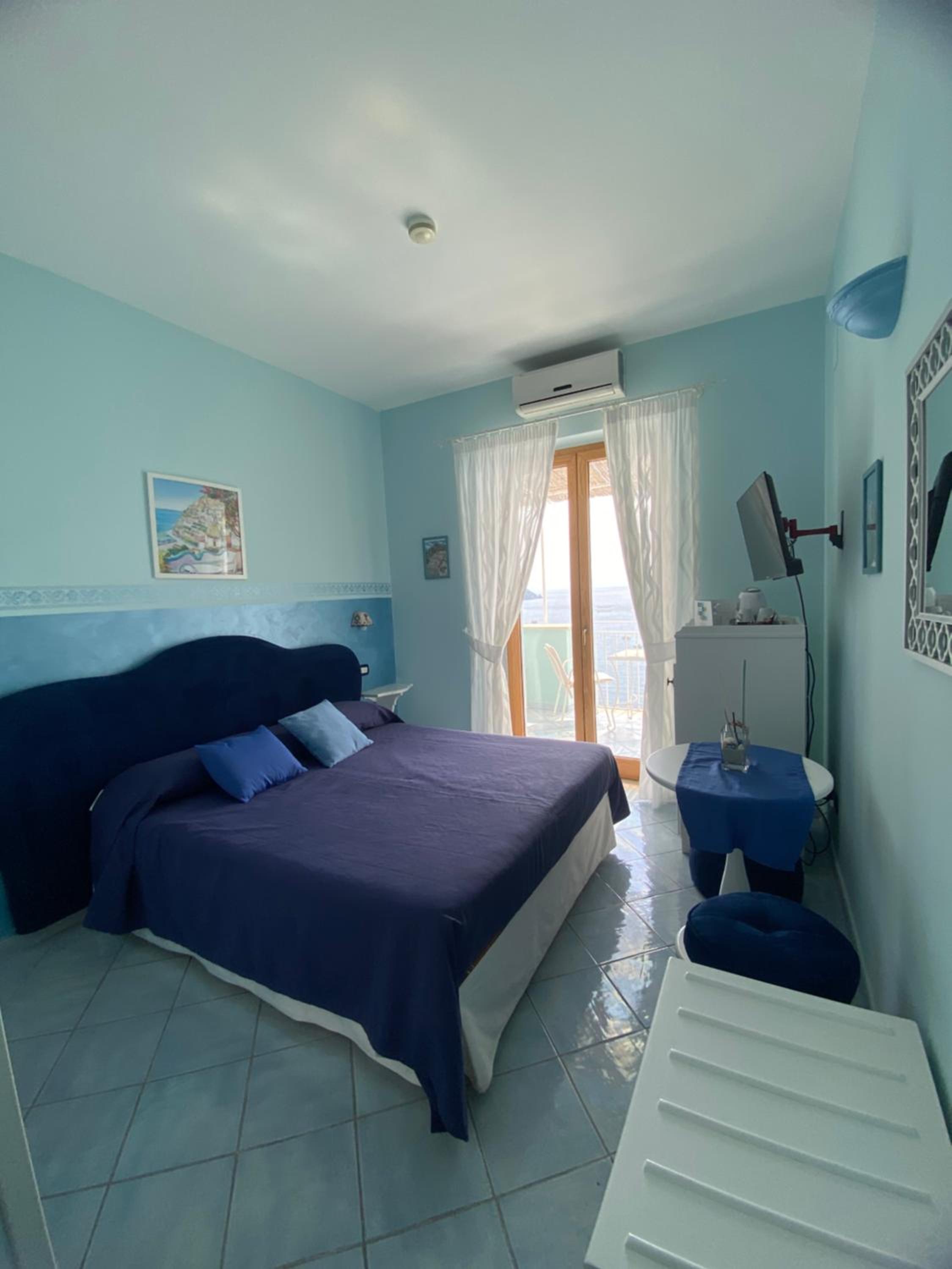 Deluxe Double or Twin Room with Sea View - Photo 7