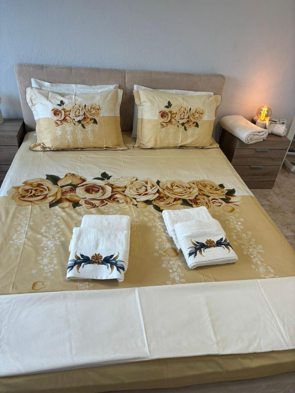 Two-Bedroom Apartment - Photo 36