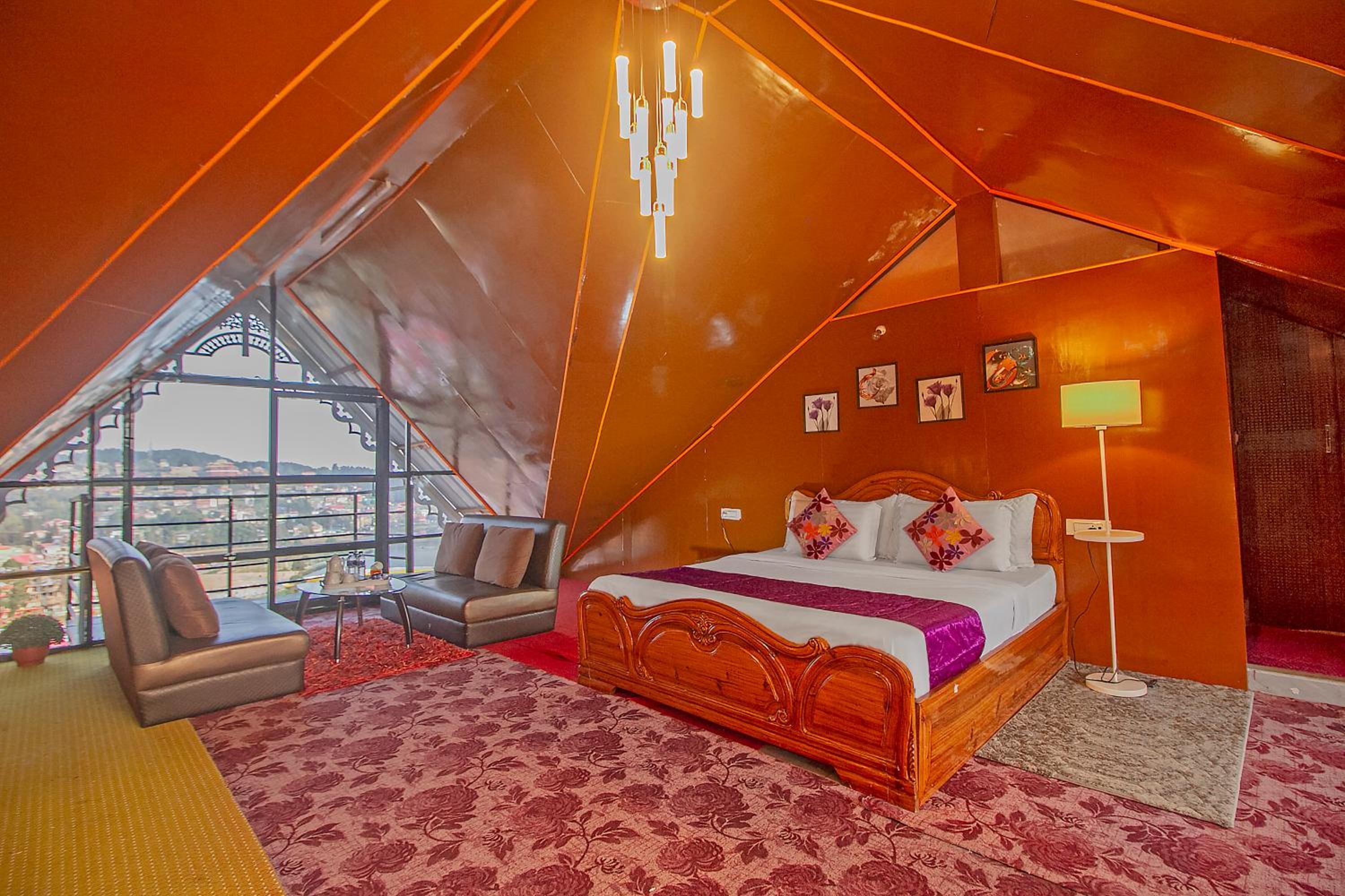 Deluxe Double Room (2 Adults + 1 Child)