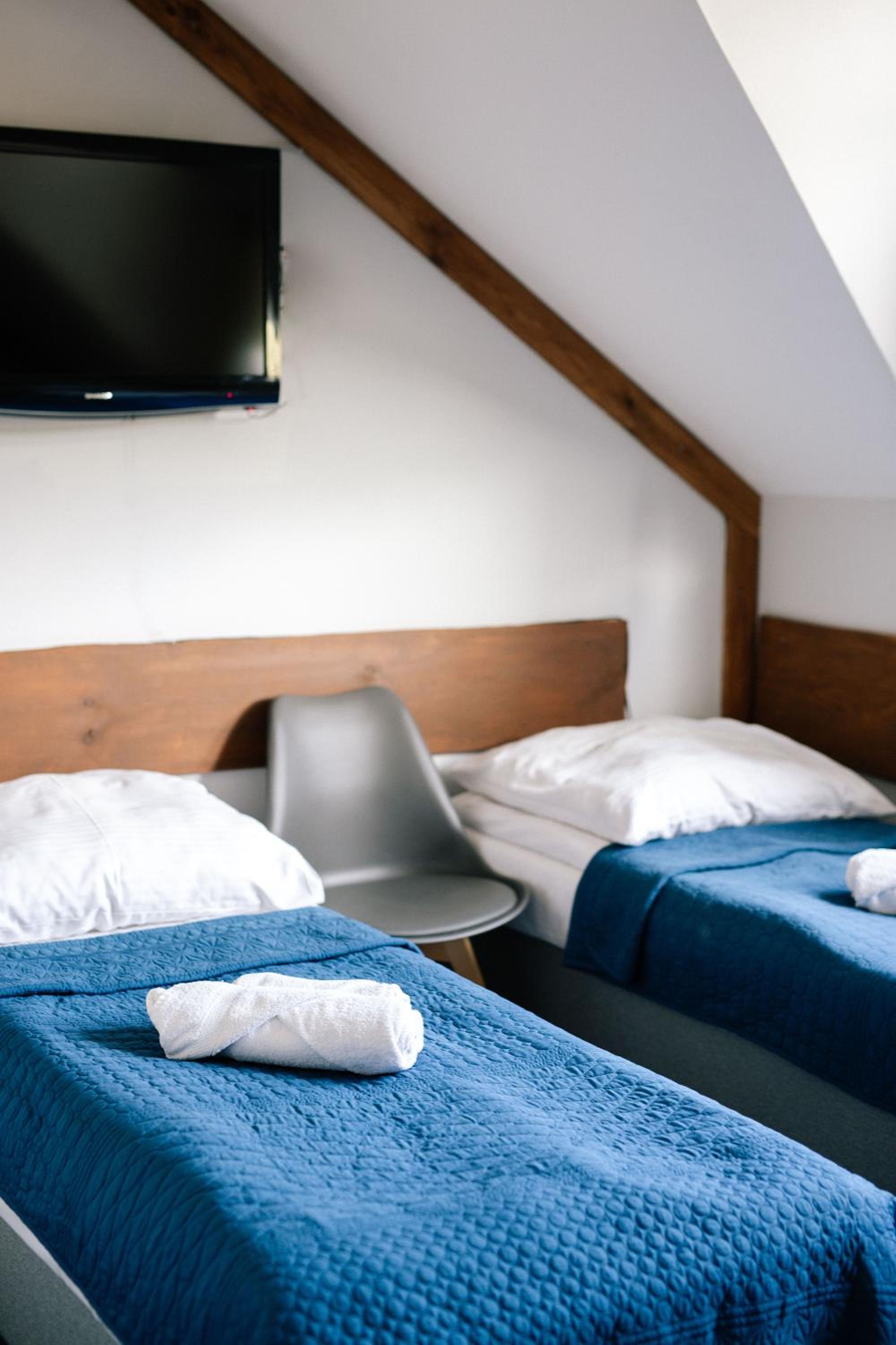 Double Room - Photo 8
