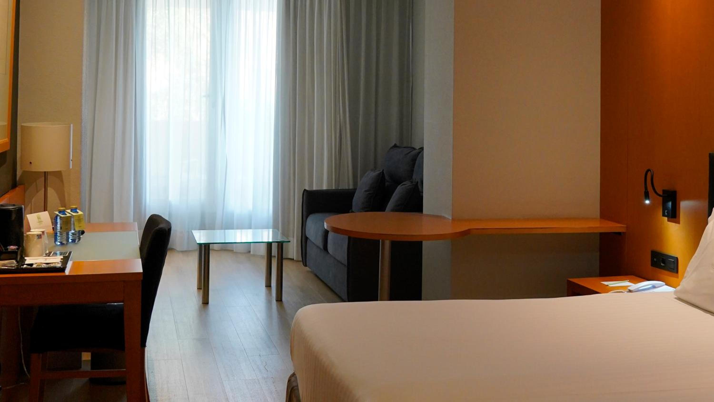 Family Room With Terrace - Photo 8
