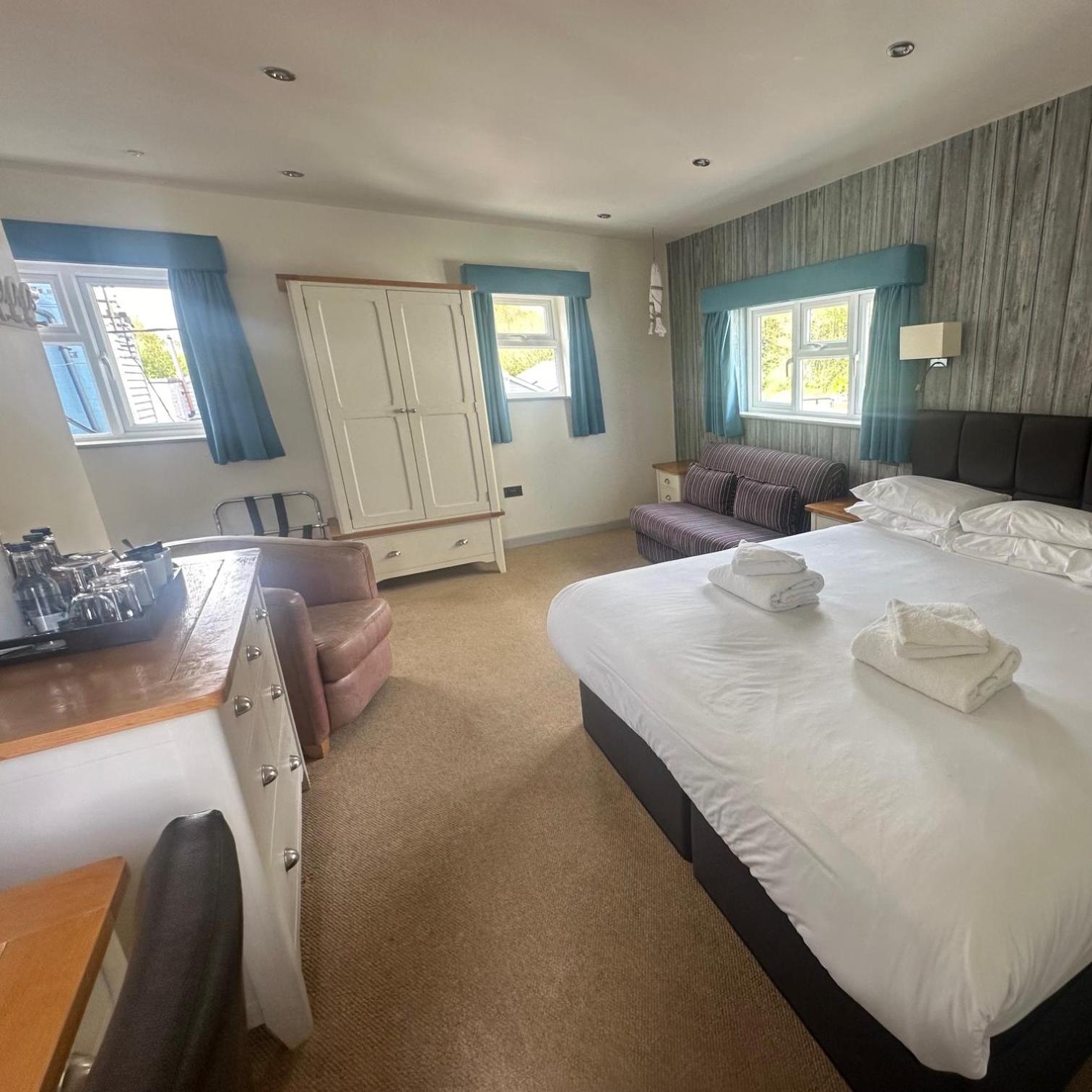 Deluxe Family Room
