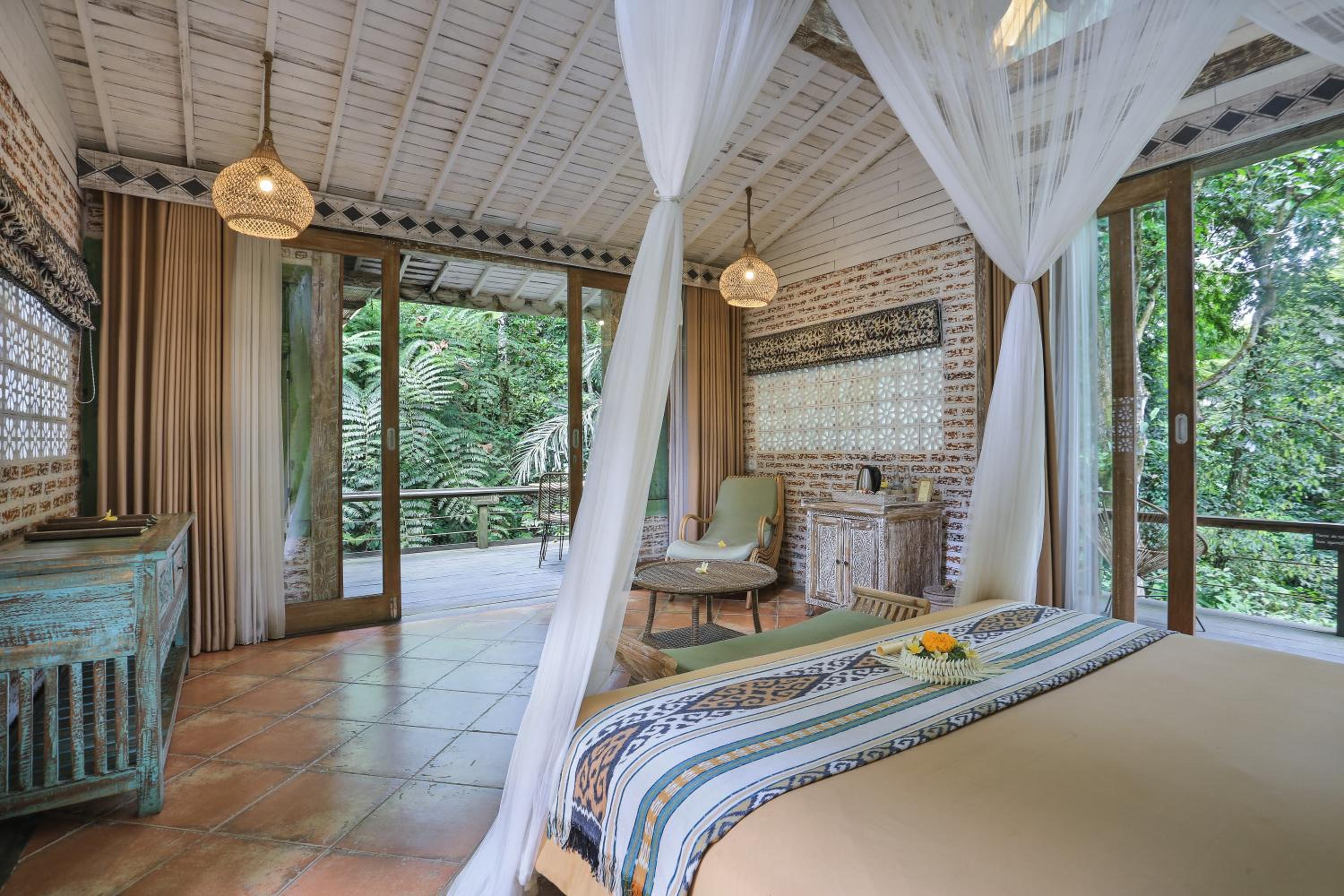River Suite with Welcome Massage - Photo 1