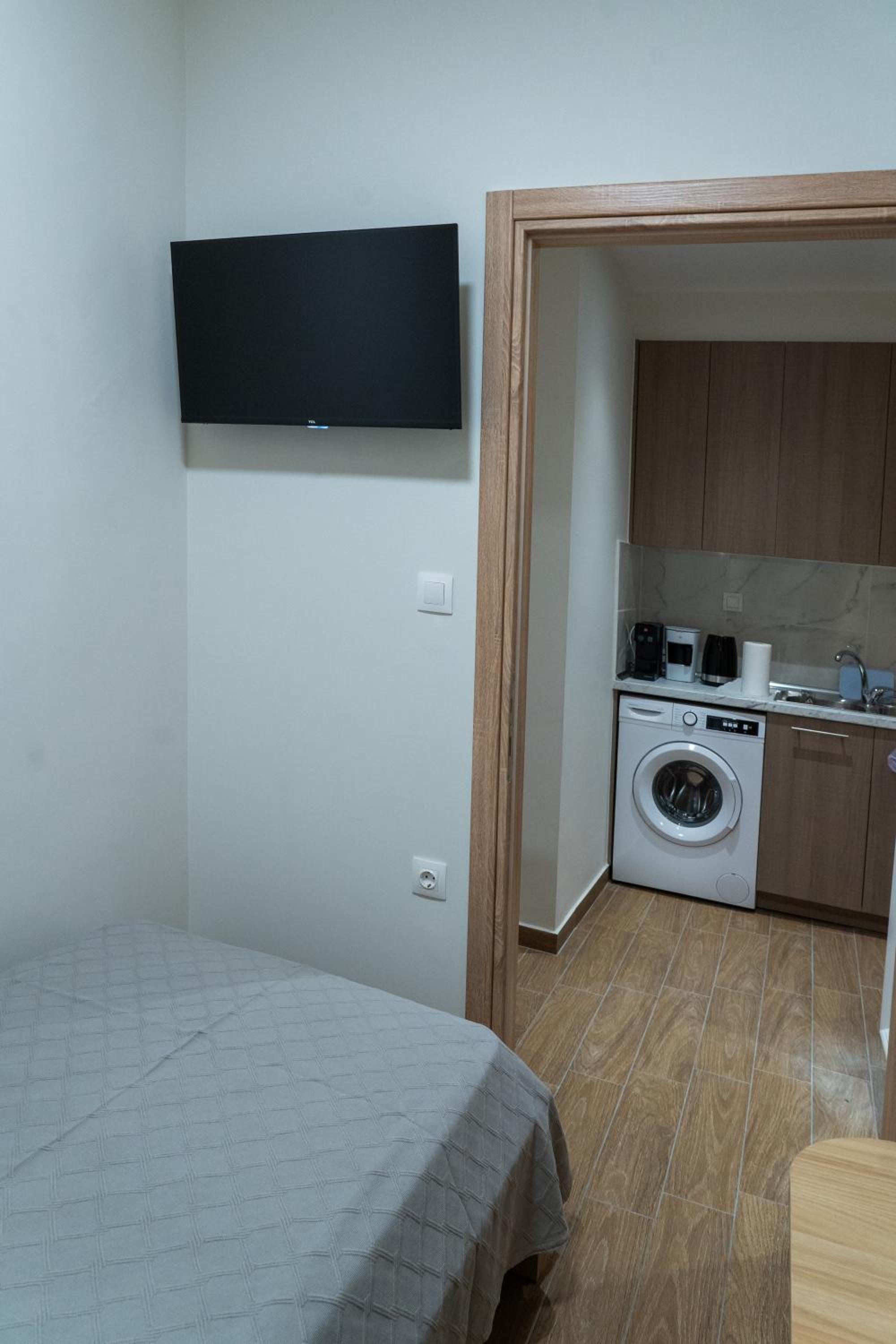 Two-Bedroom Apartment with Balcony photo 3