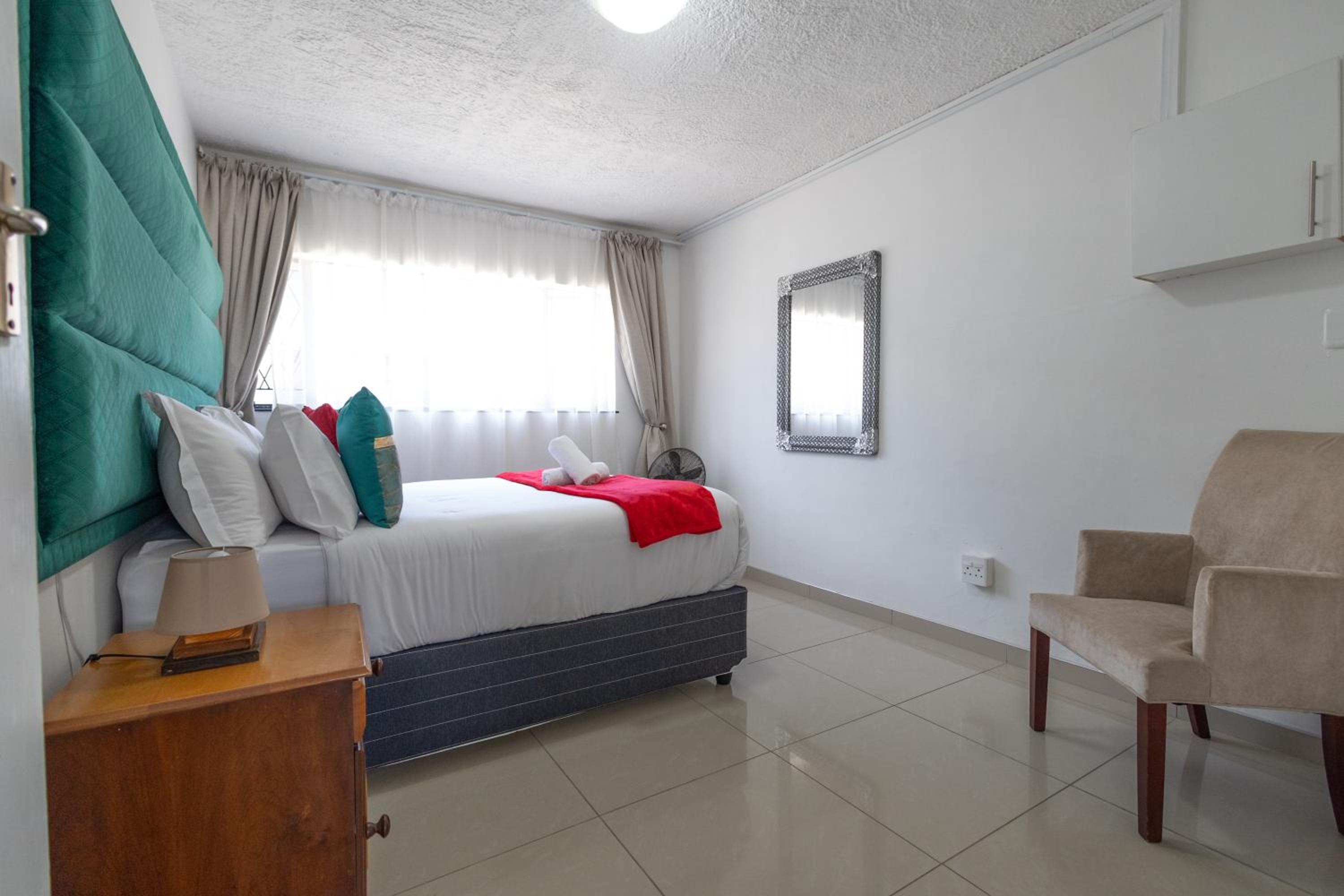 Three-Bedroom Apartment - Photo 5
