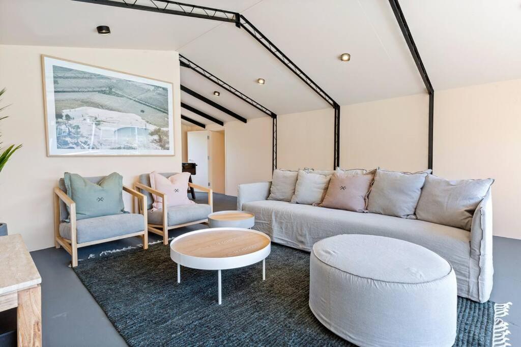 Four-Bedroom House photo 1
