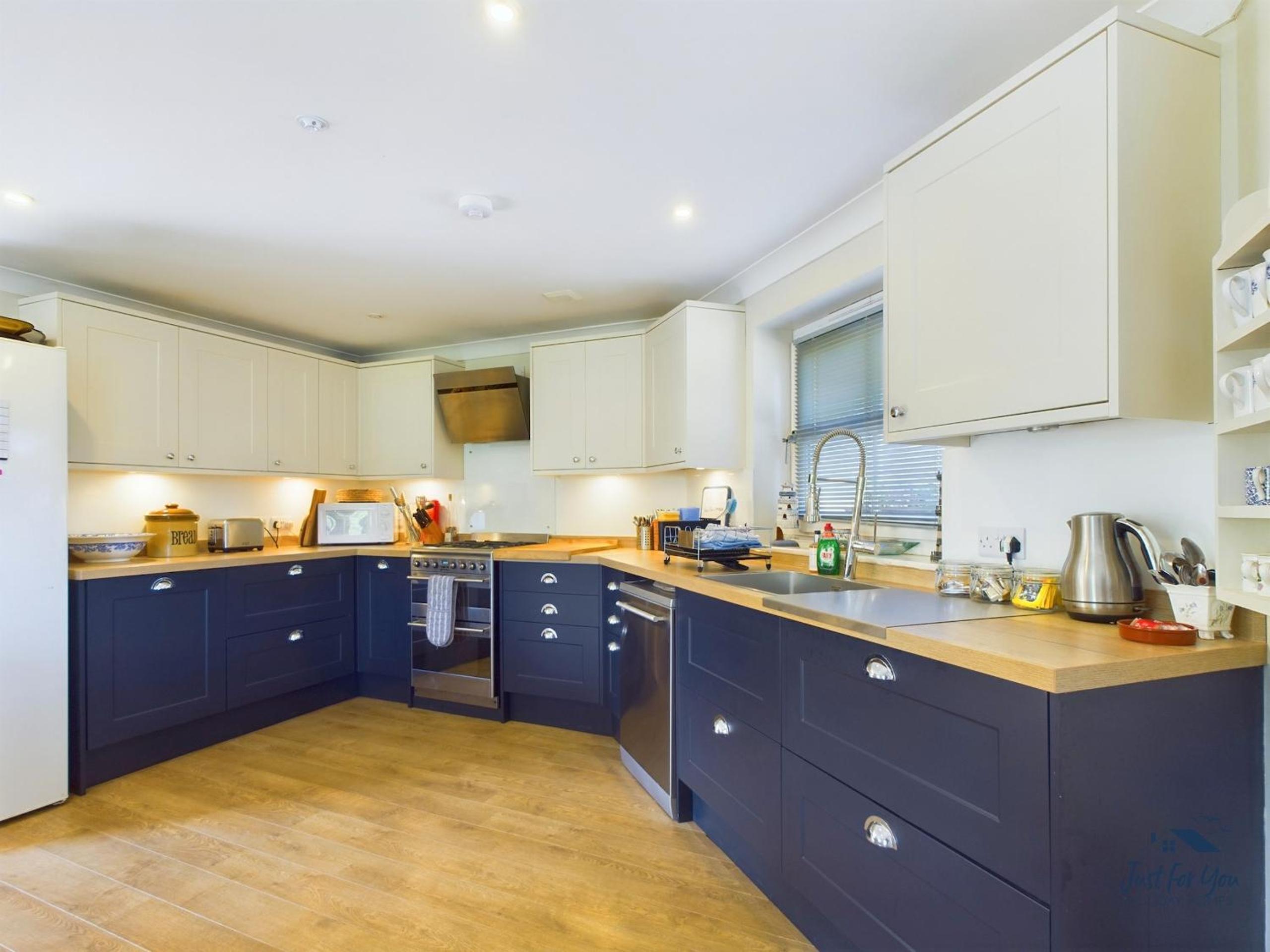 Three-Bedroom House photo 2