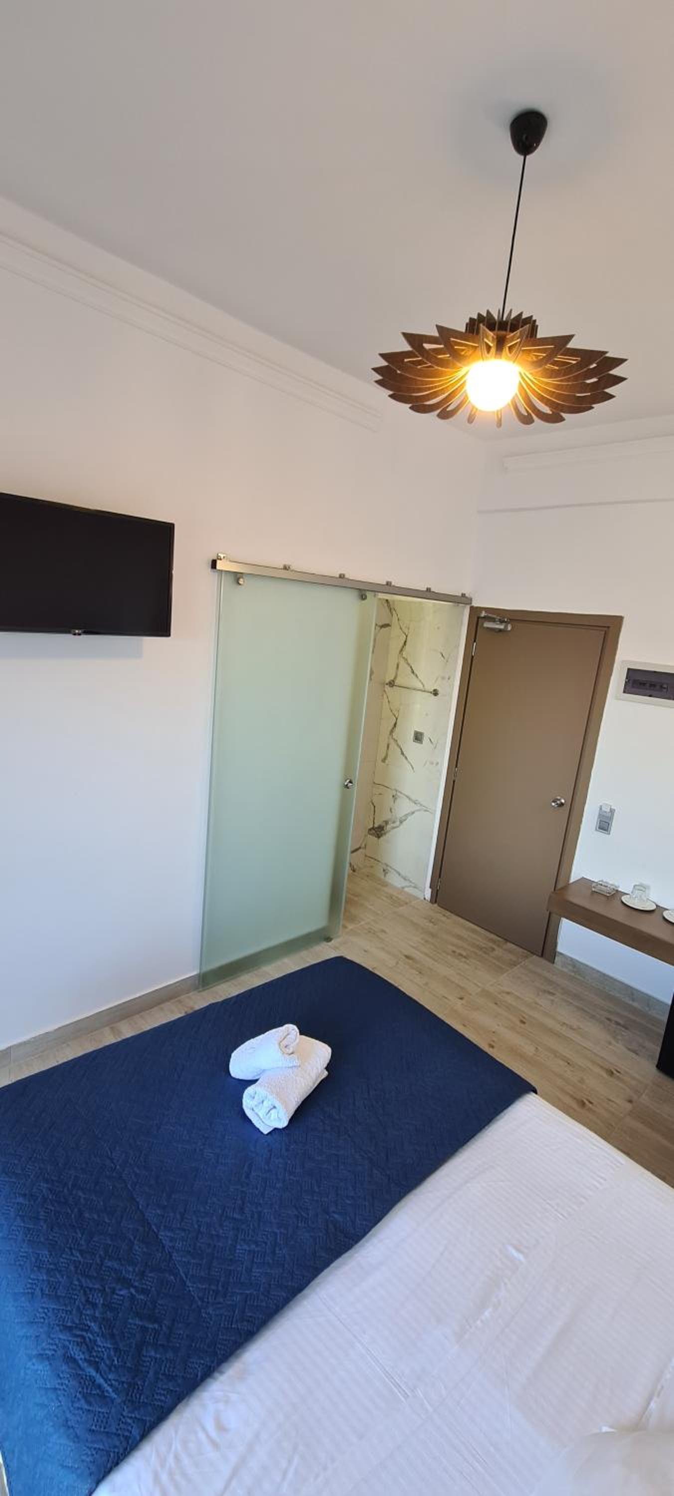 Deluxe Double or Twin Room with Sea View photo 3