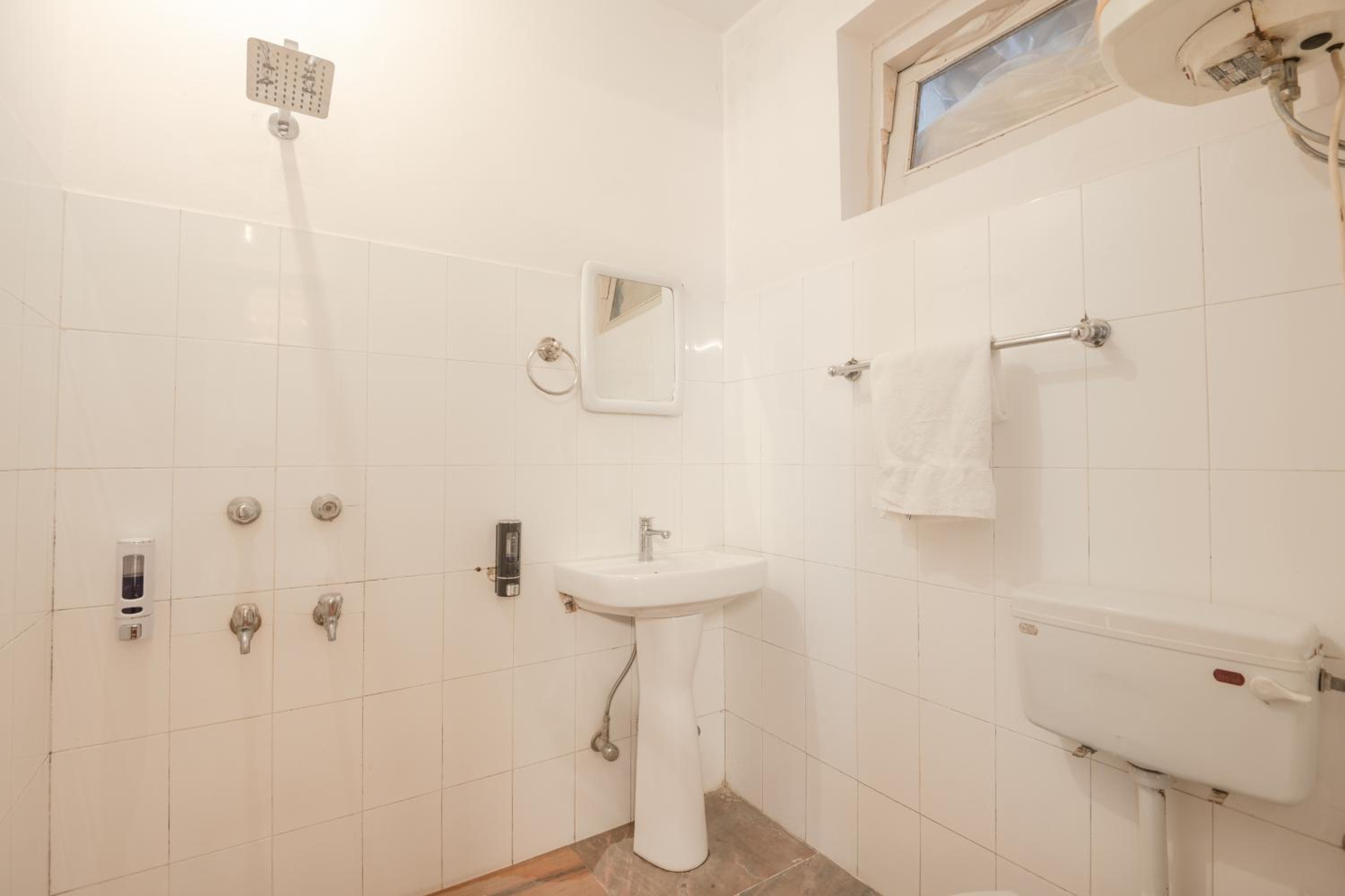 Deluxe Quadruple Room - Photo 8