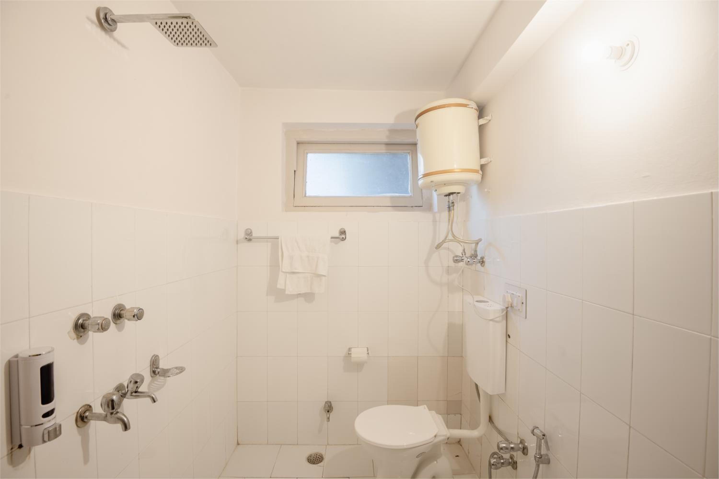 Deluxe Double Room - Photo 12