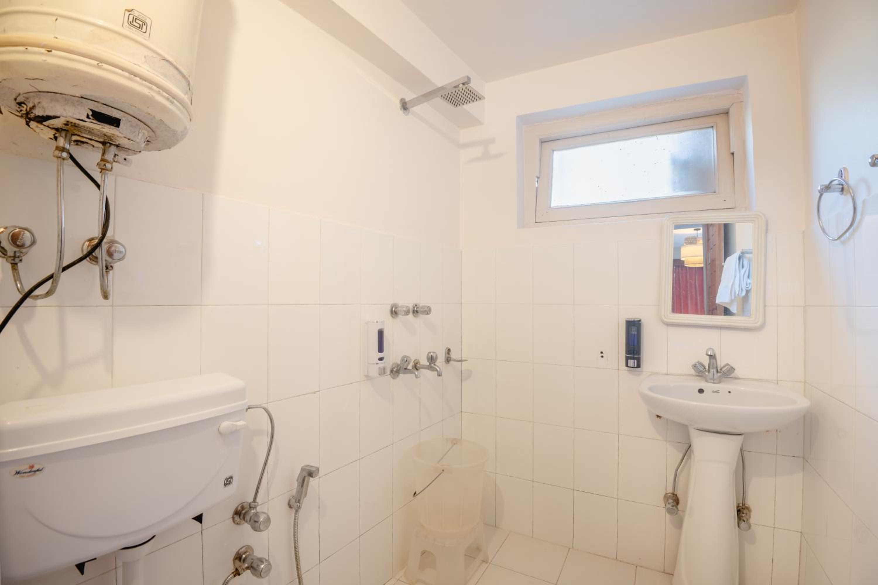 Deluxe Double Room - Photo 10