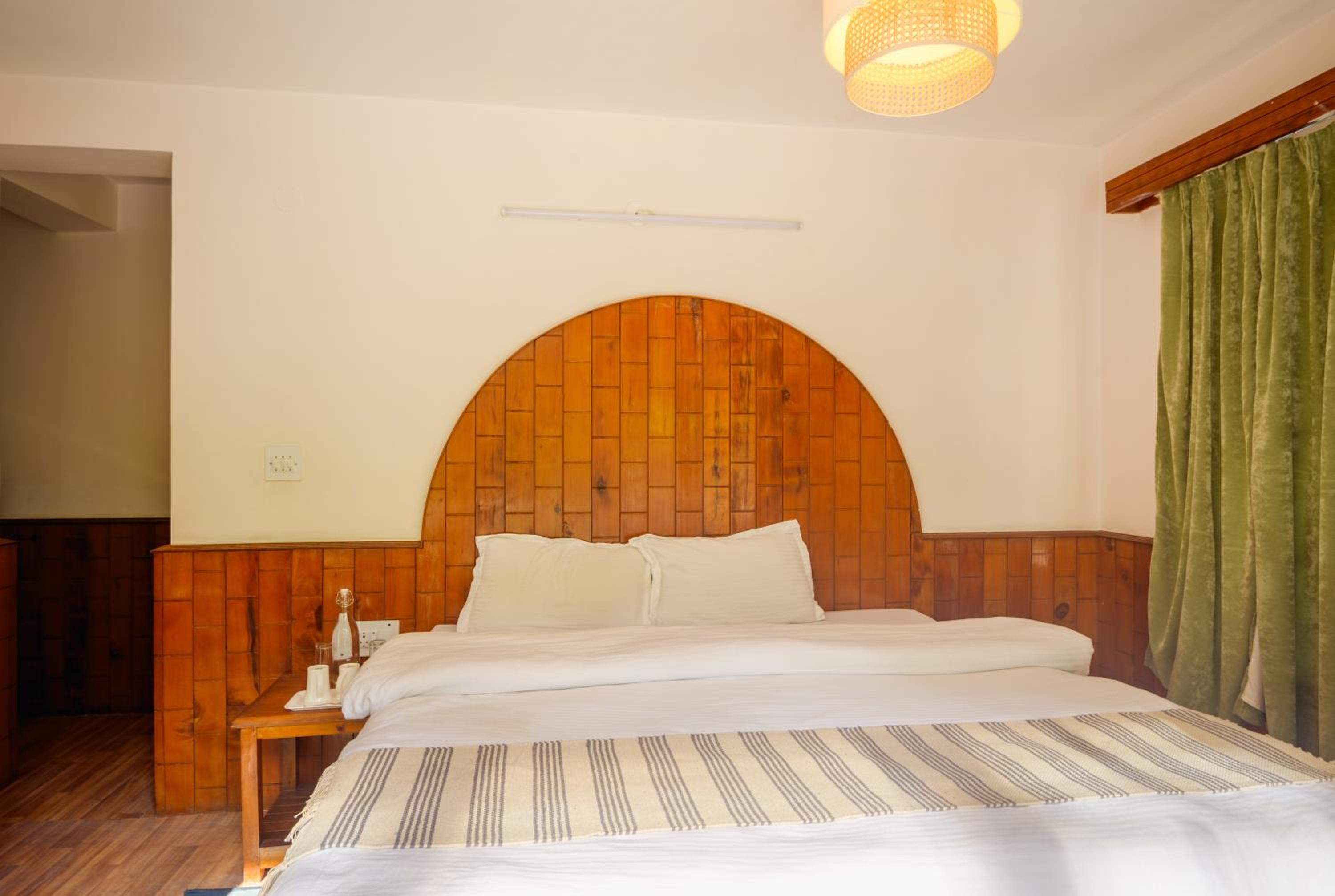 Deluxe Double Room - Photo 8