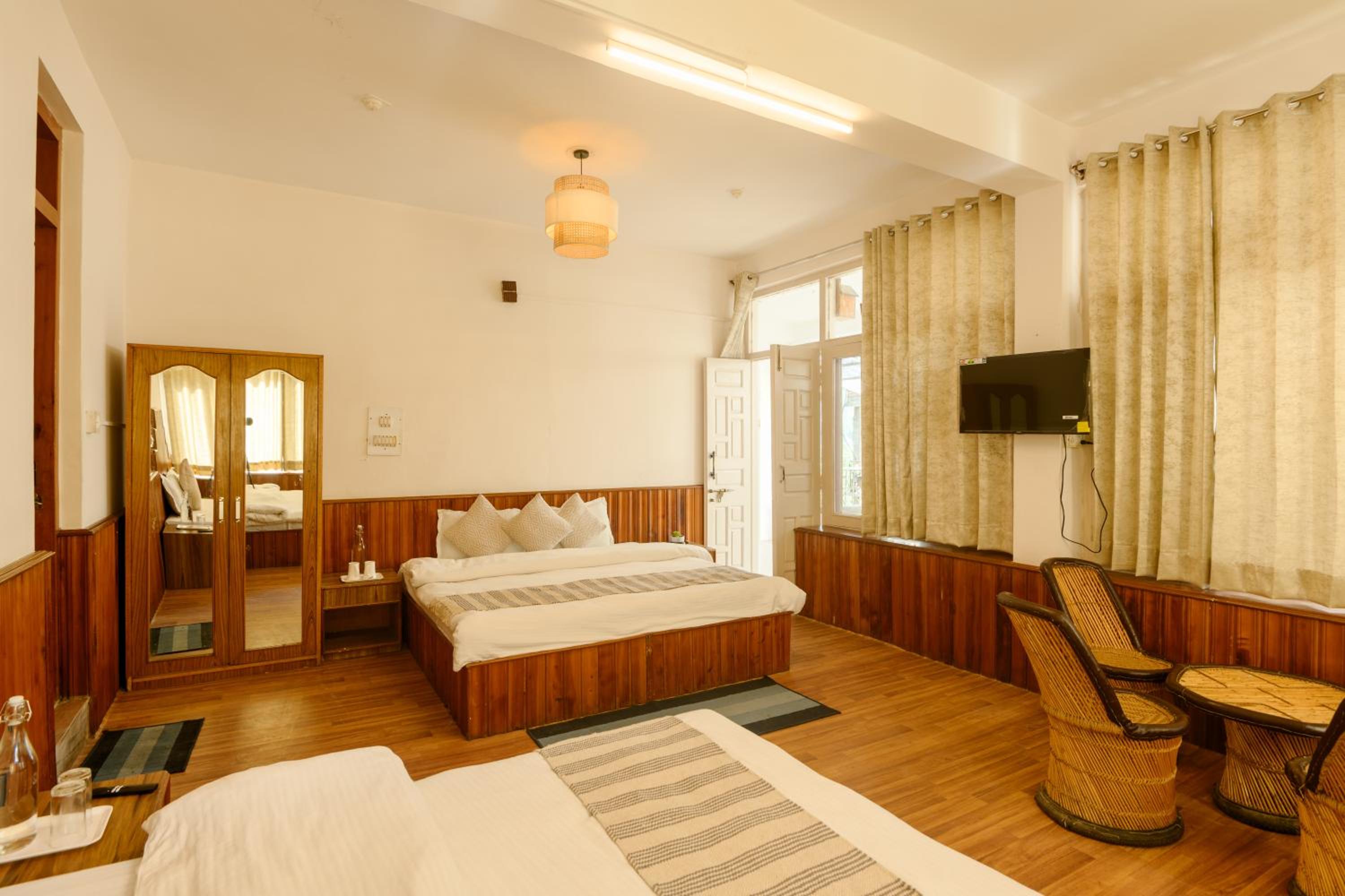 Deluxe Quadruple Room - Photo 10