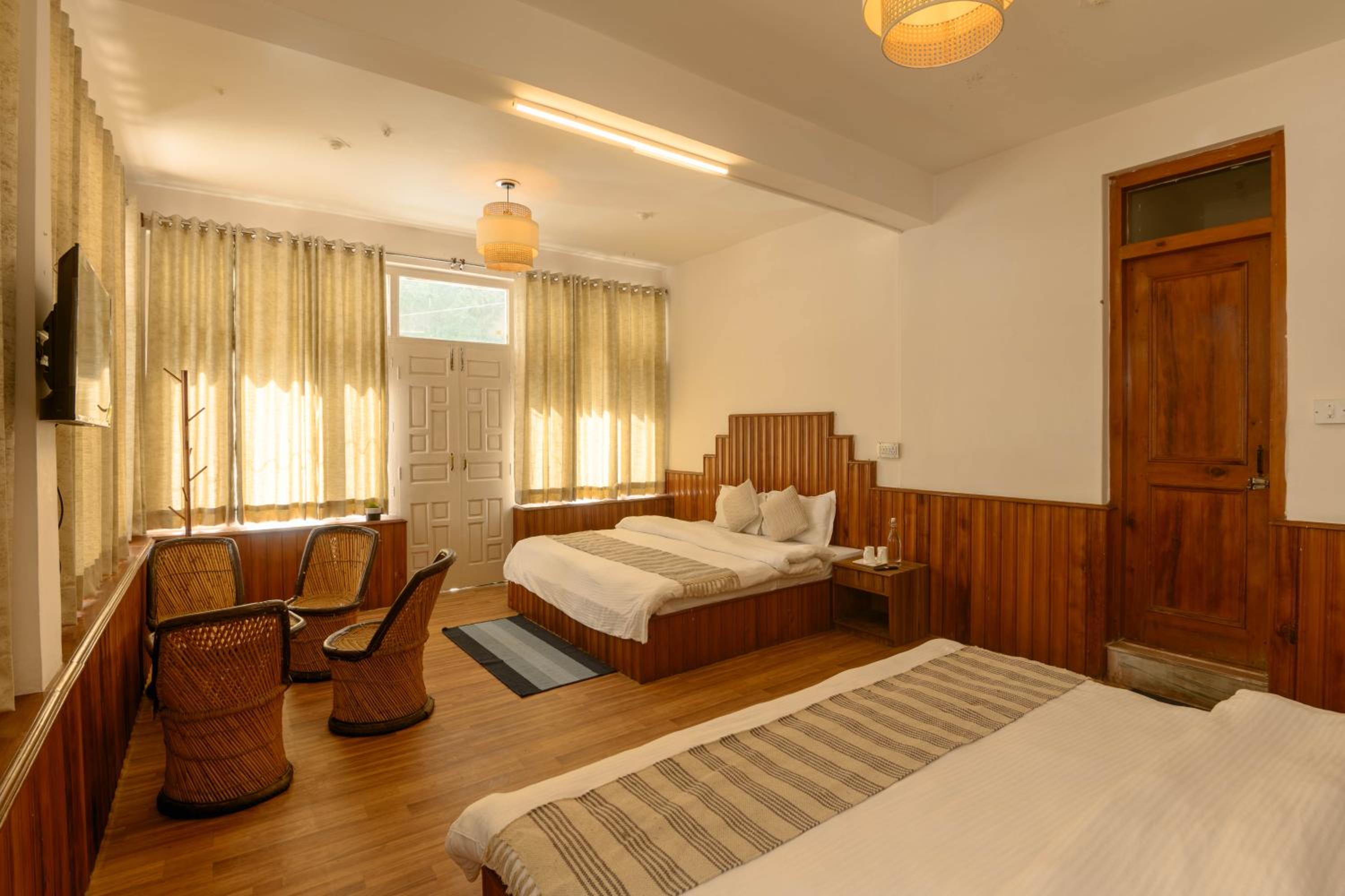 Deluxe Quadruple Room - Photo 4
