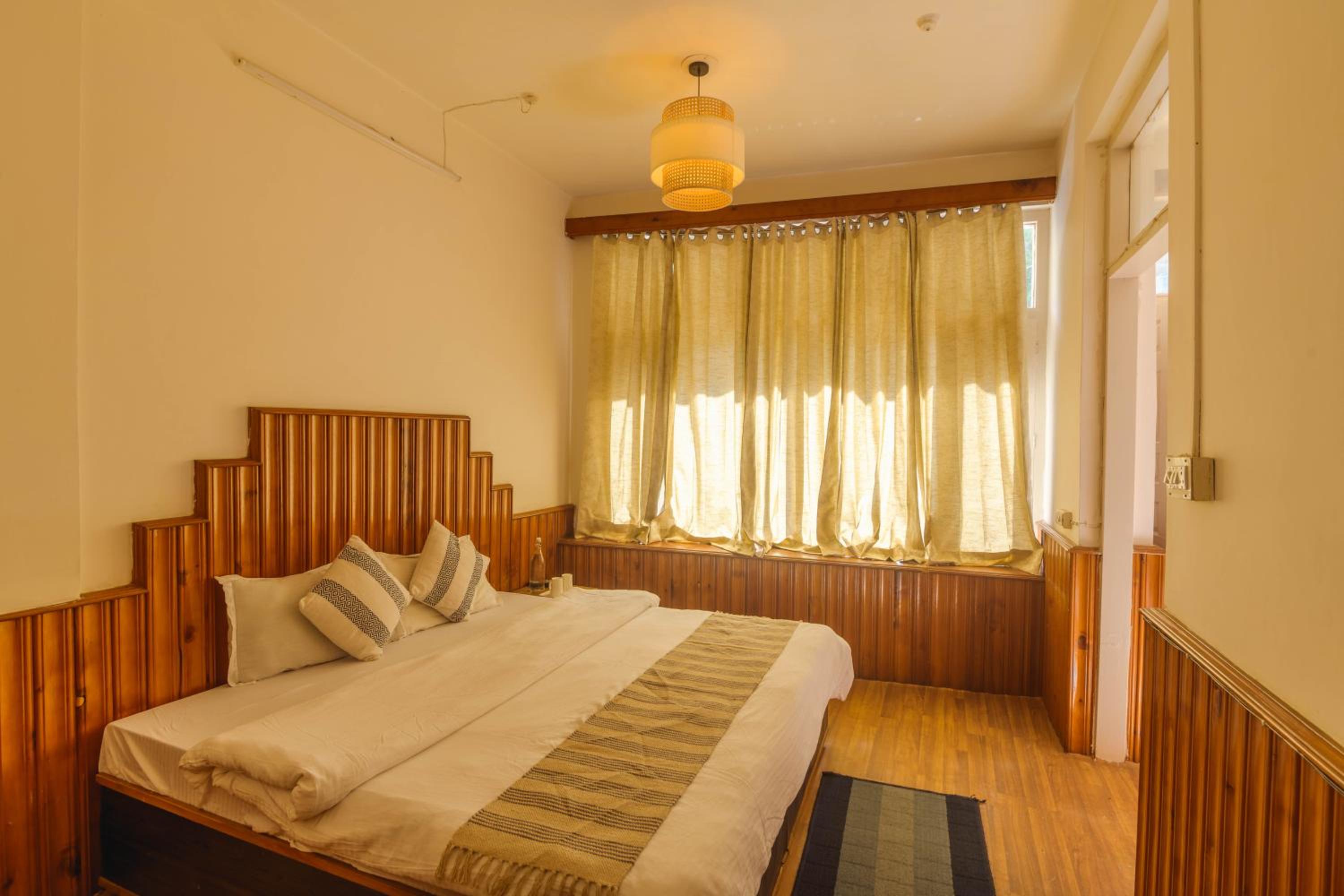 Deluxe Quadruple Room - Photo 3