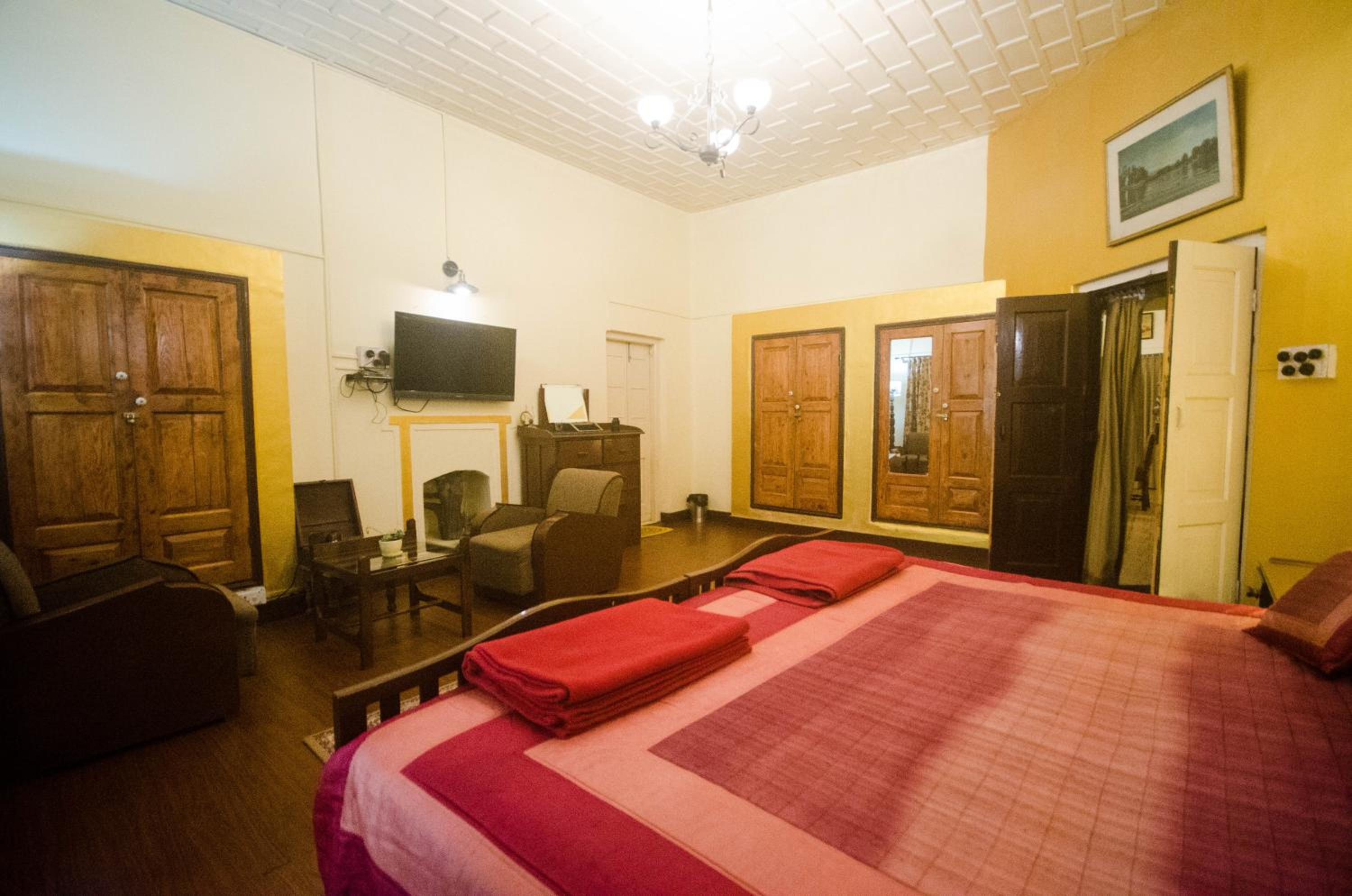 Large Double Room photo 2