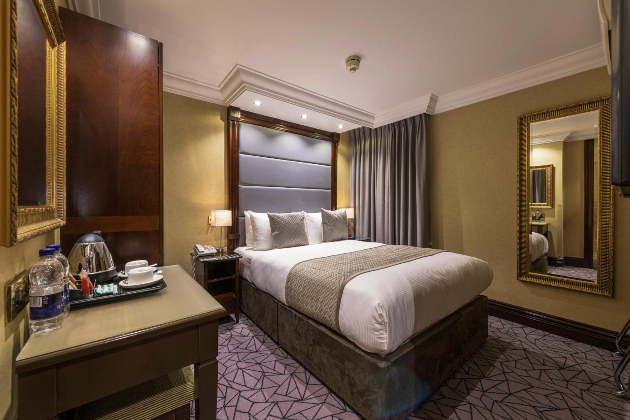Small Double Room photo 1