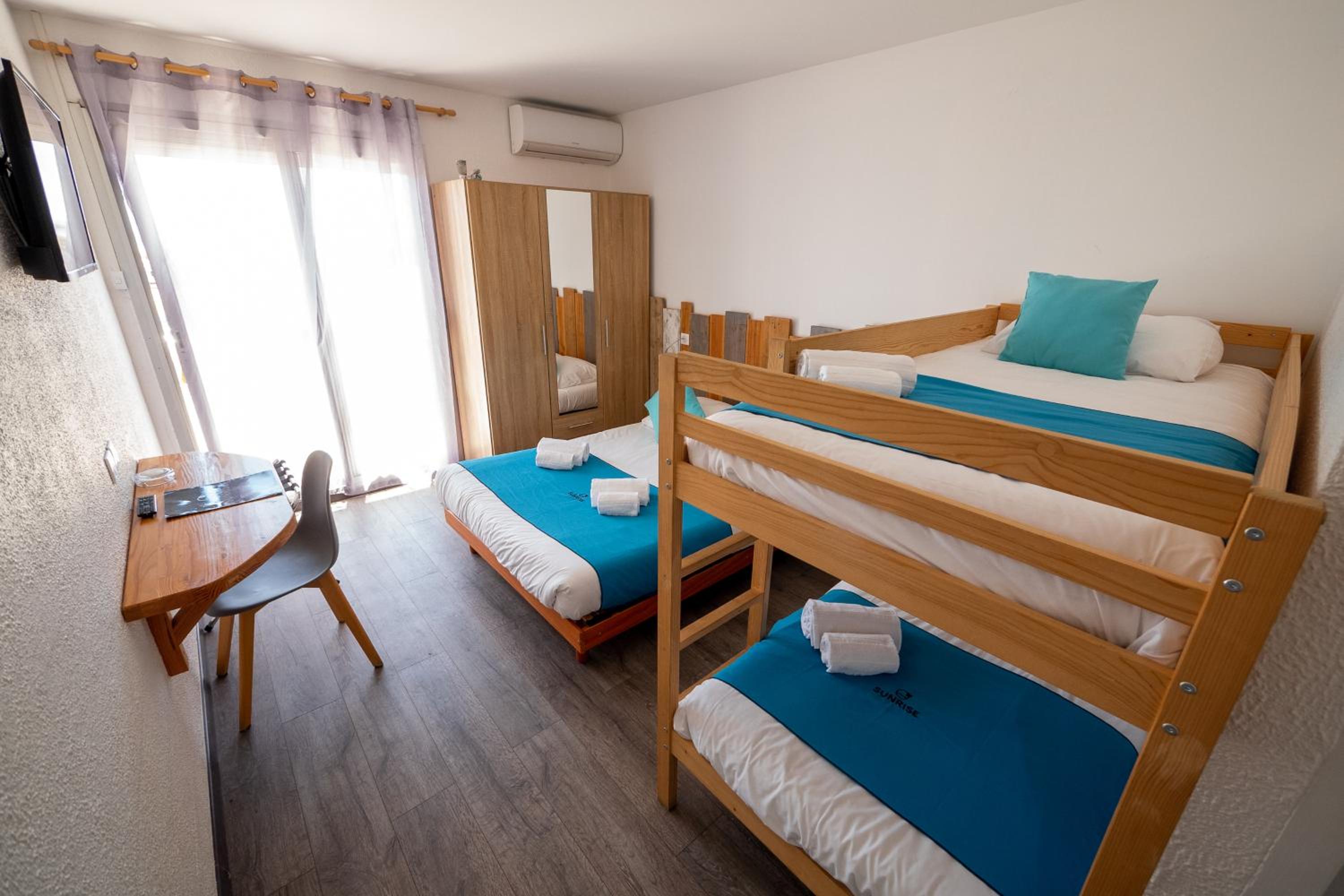 Quadruple Room - Photo 1