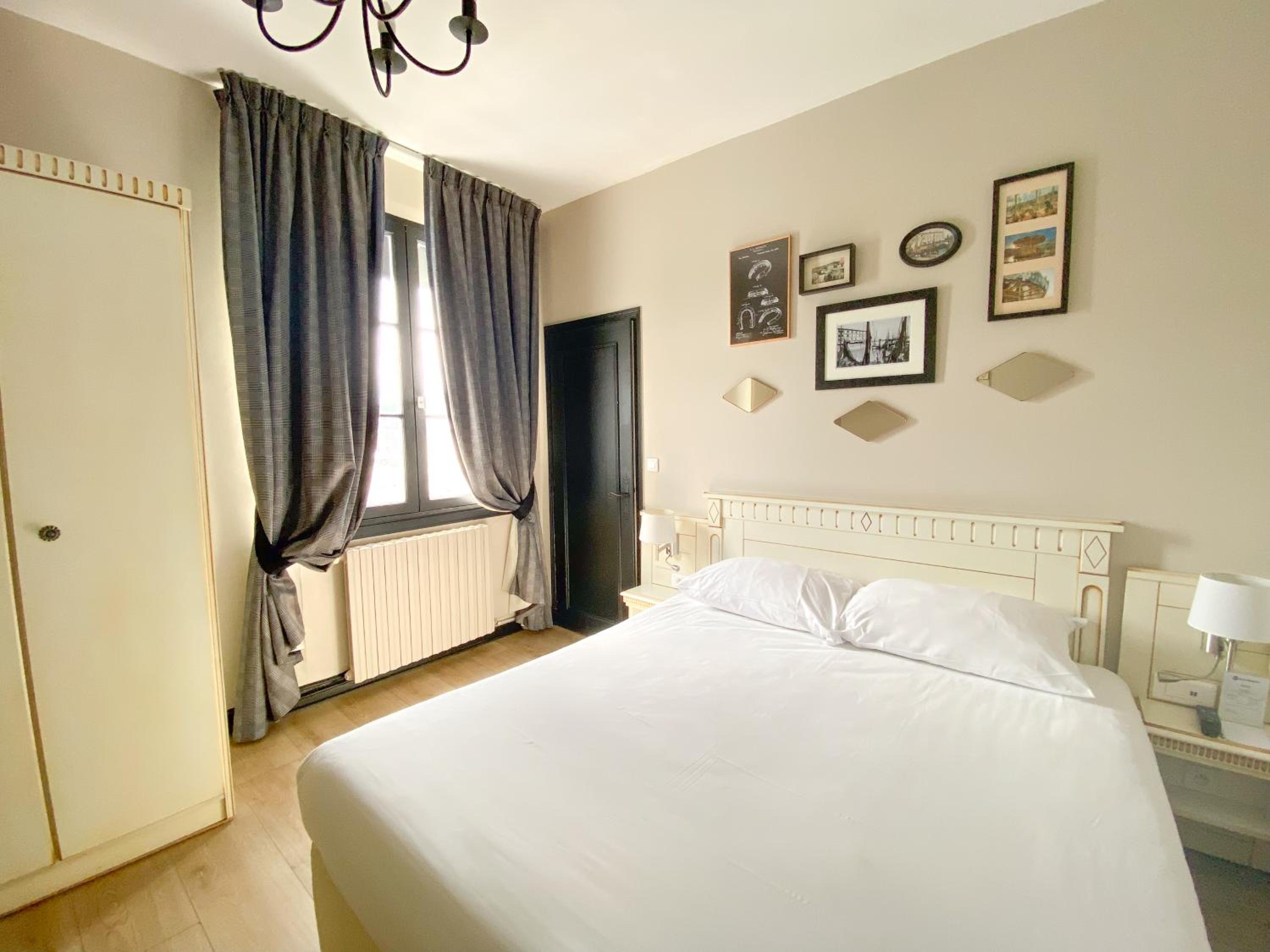 Superior Double Room - Port View
