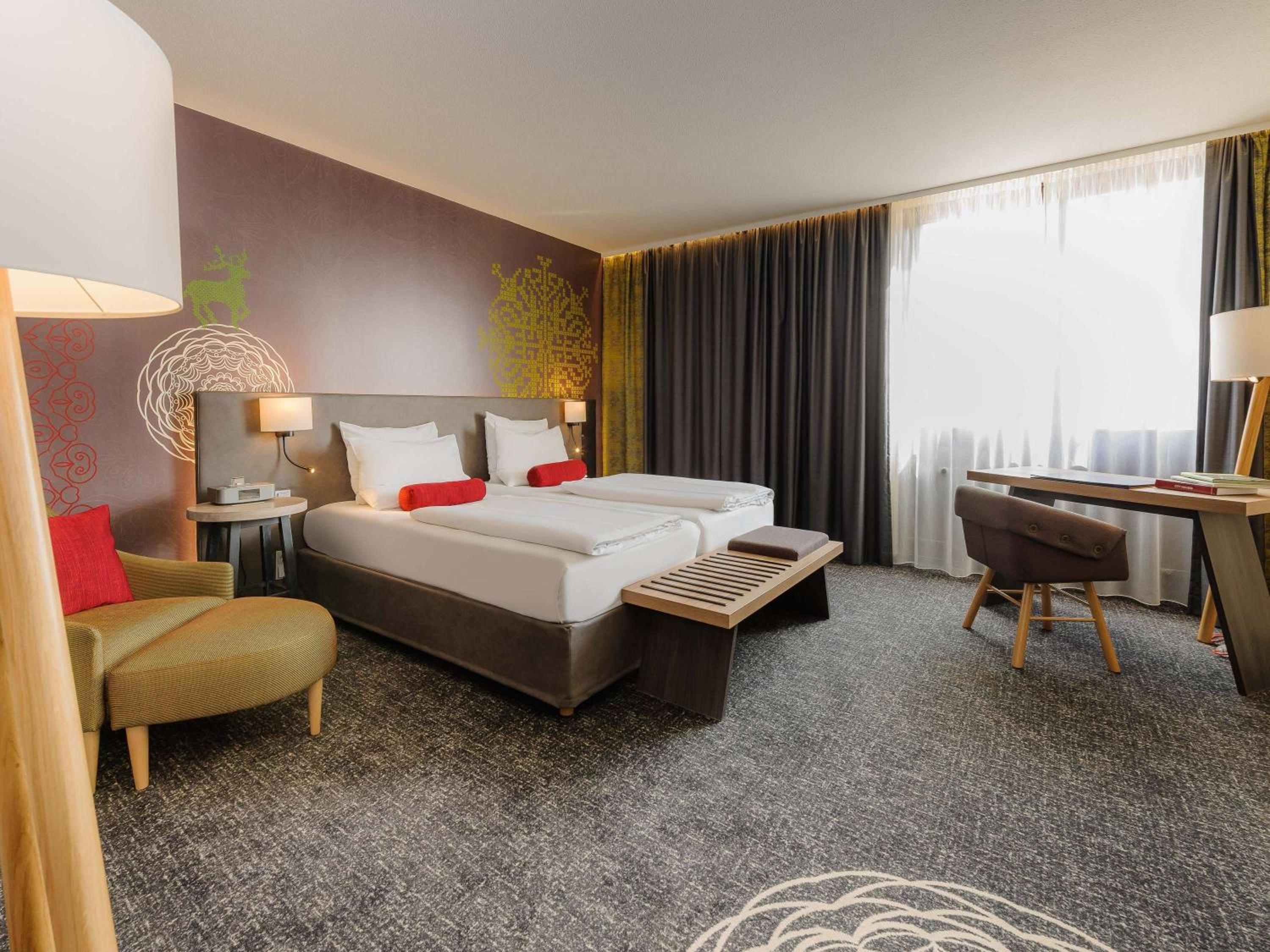 Superior Twin Room thumbnail 6