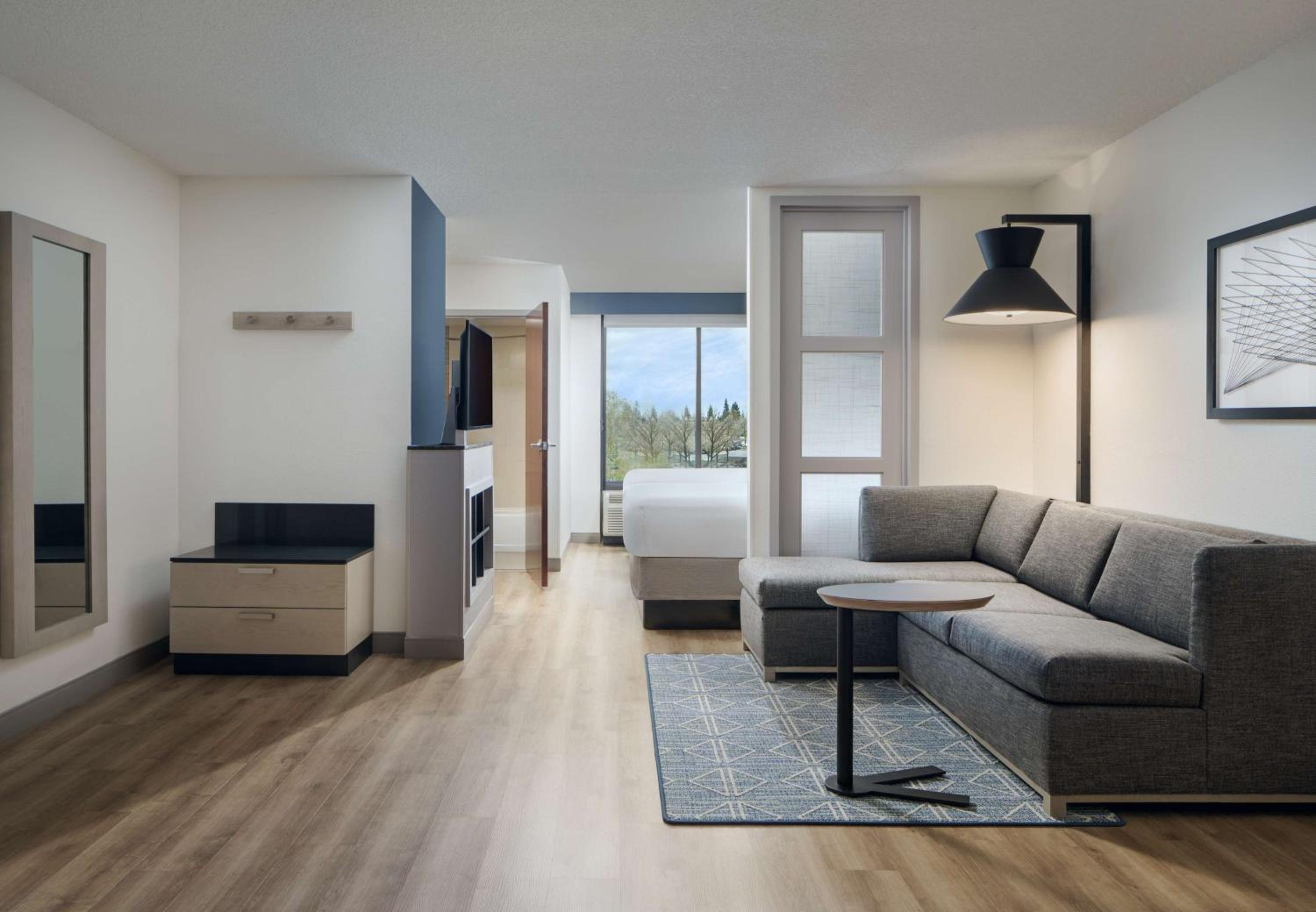 Double Room with Two Double Beds and Sofa Bed - Photo 1