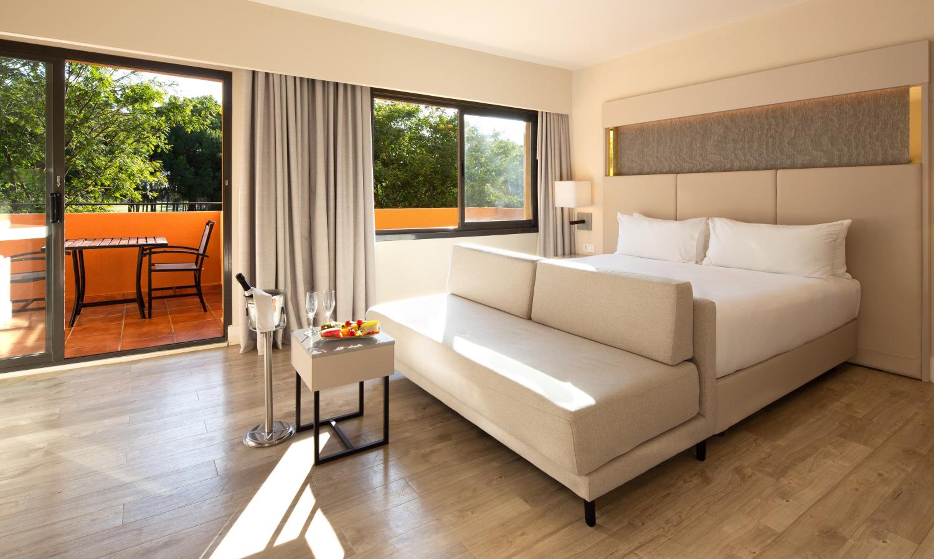 Deluxe King Room - Mobility Accessible