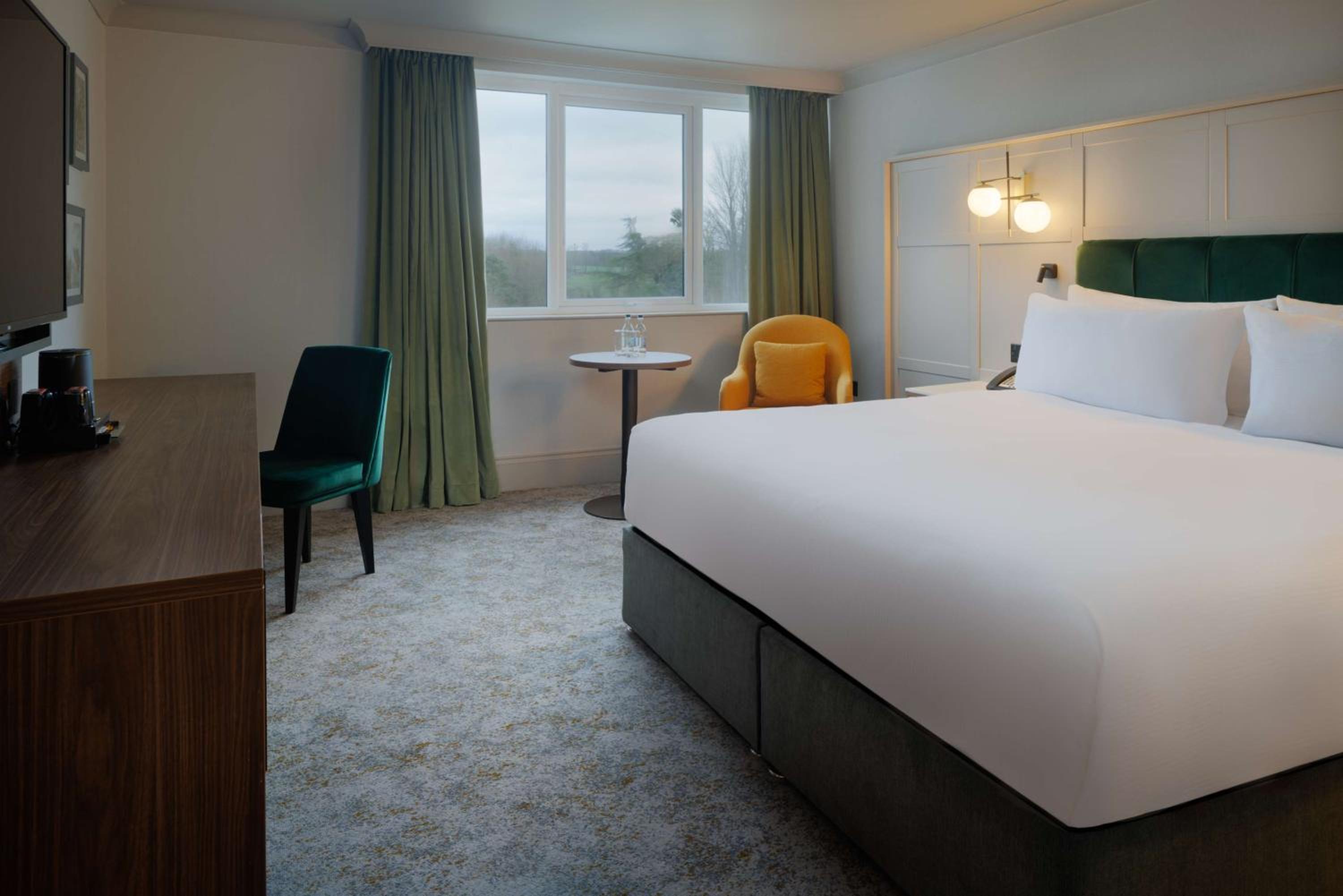 King Guest Room - Photo 2