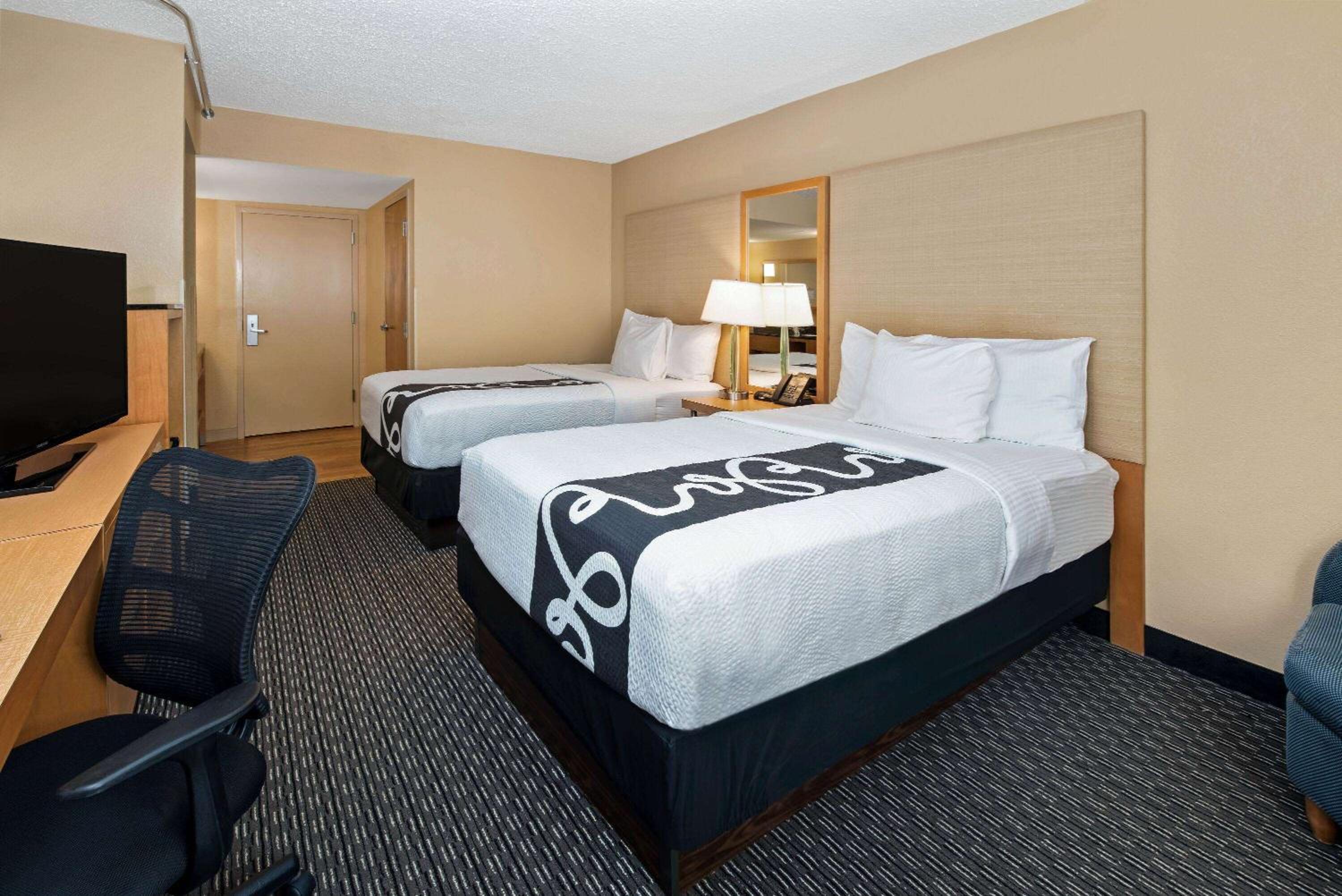 Double Room with Two Double Beds - Non-Smoking - Photo 1