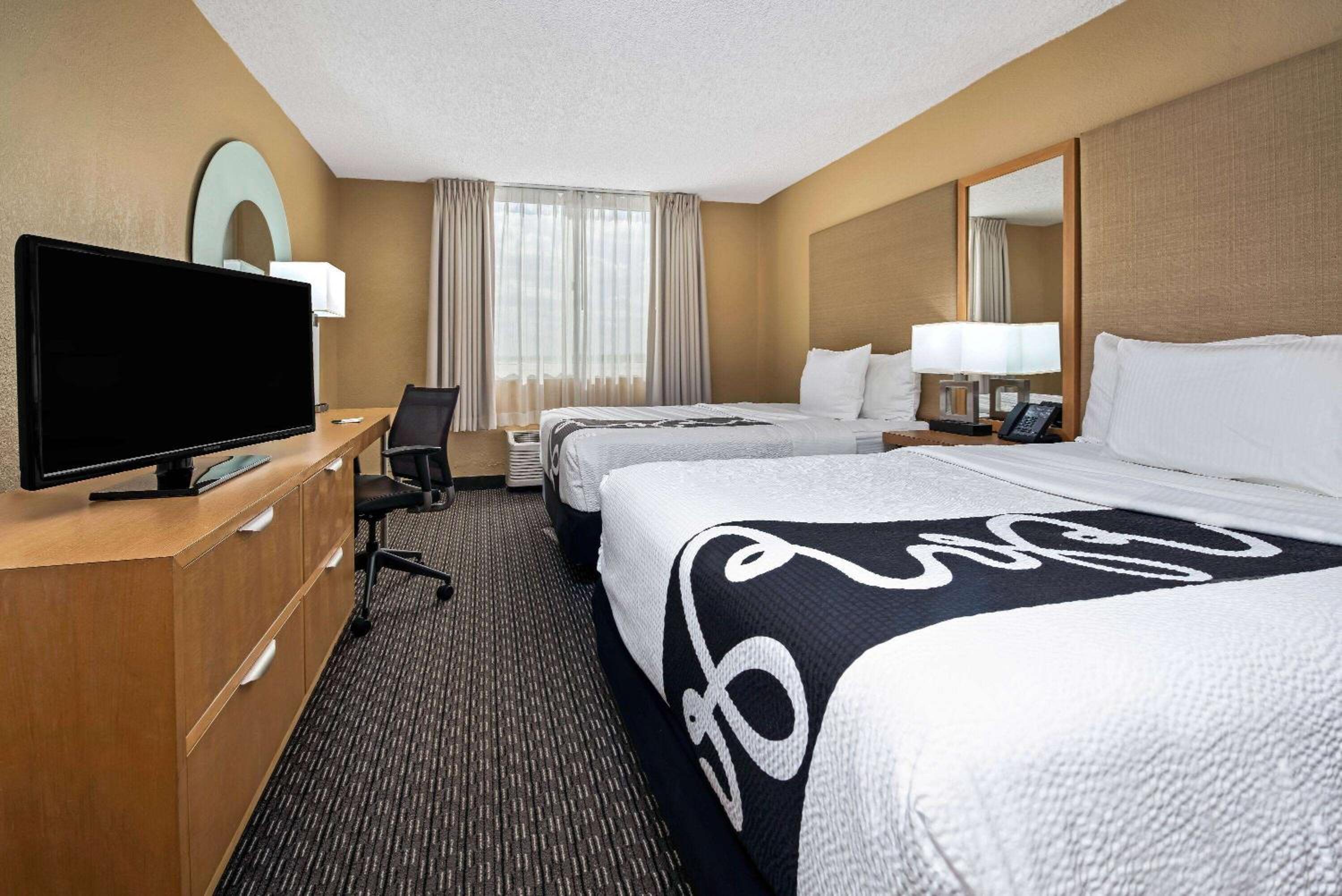 Double Room with Two Double Beds - Non-Smoking - Photo 6