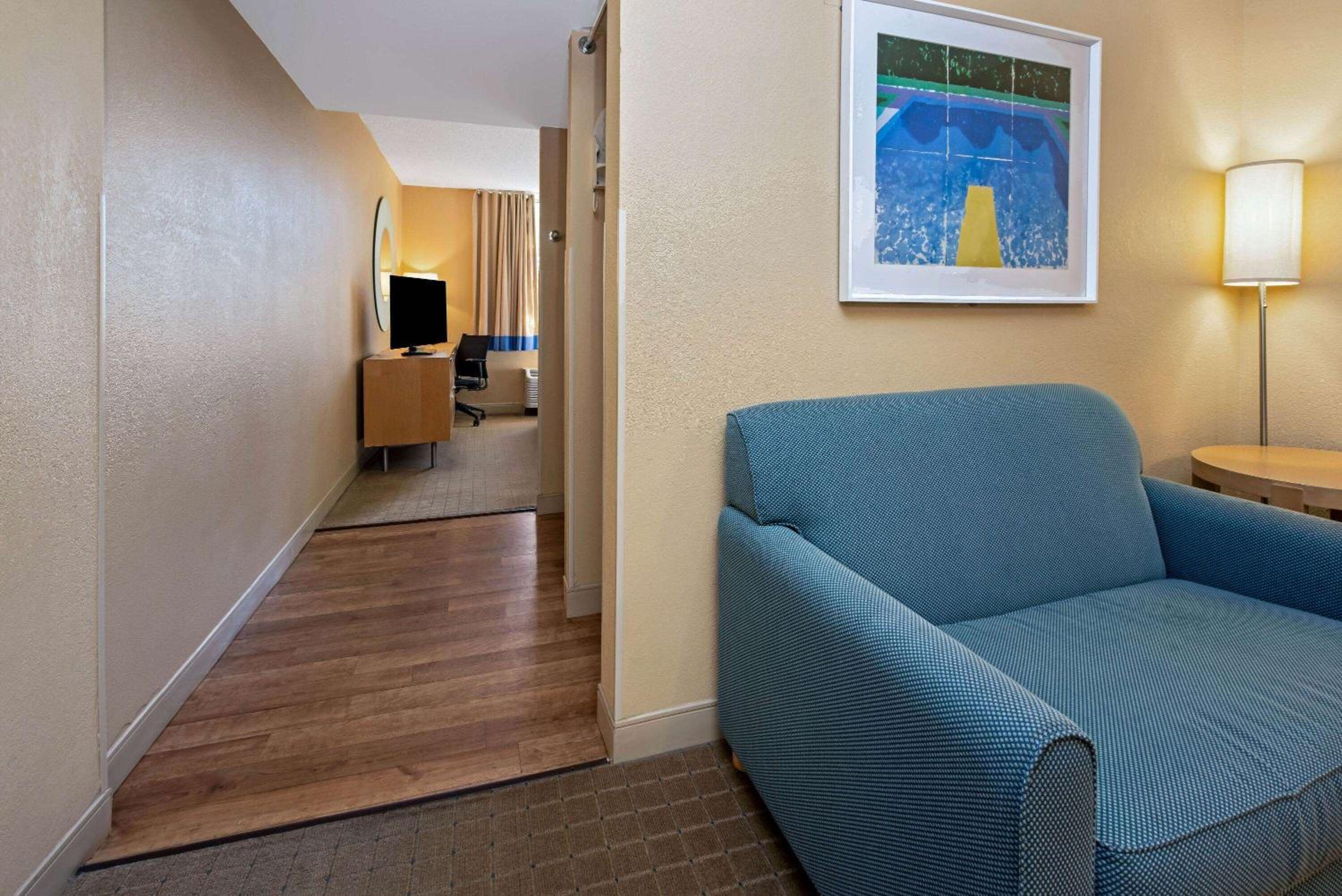 Executive King Room - Non-Smoking - Photo 6