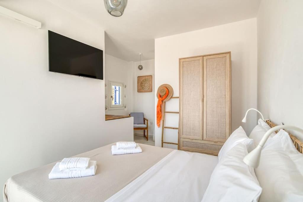 Two-Bedroom House photo 2