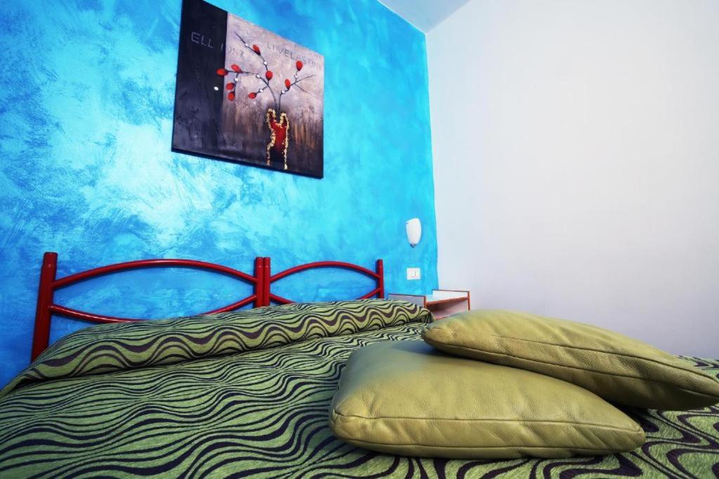 Double Room with Private External Bathroom - Photo 1