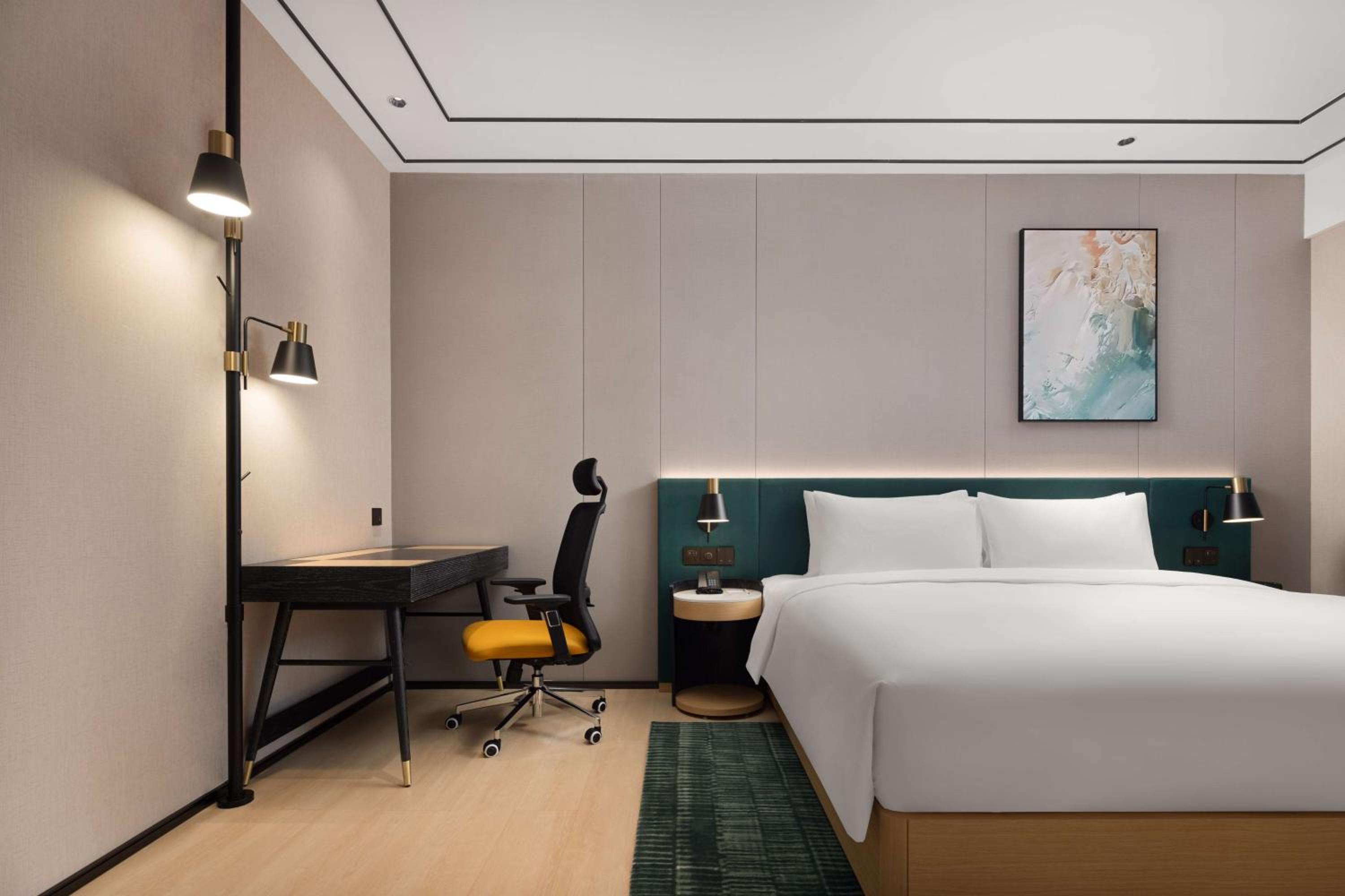 Deluxe King Suite
