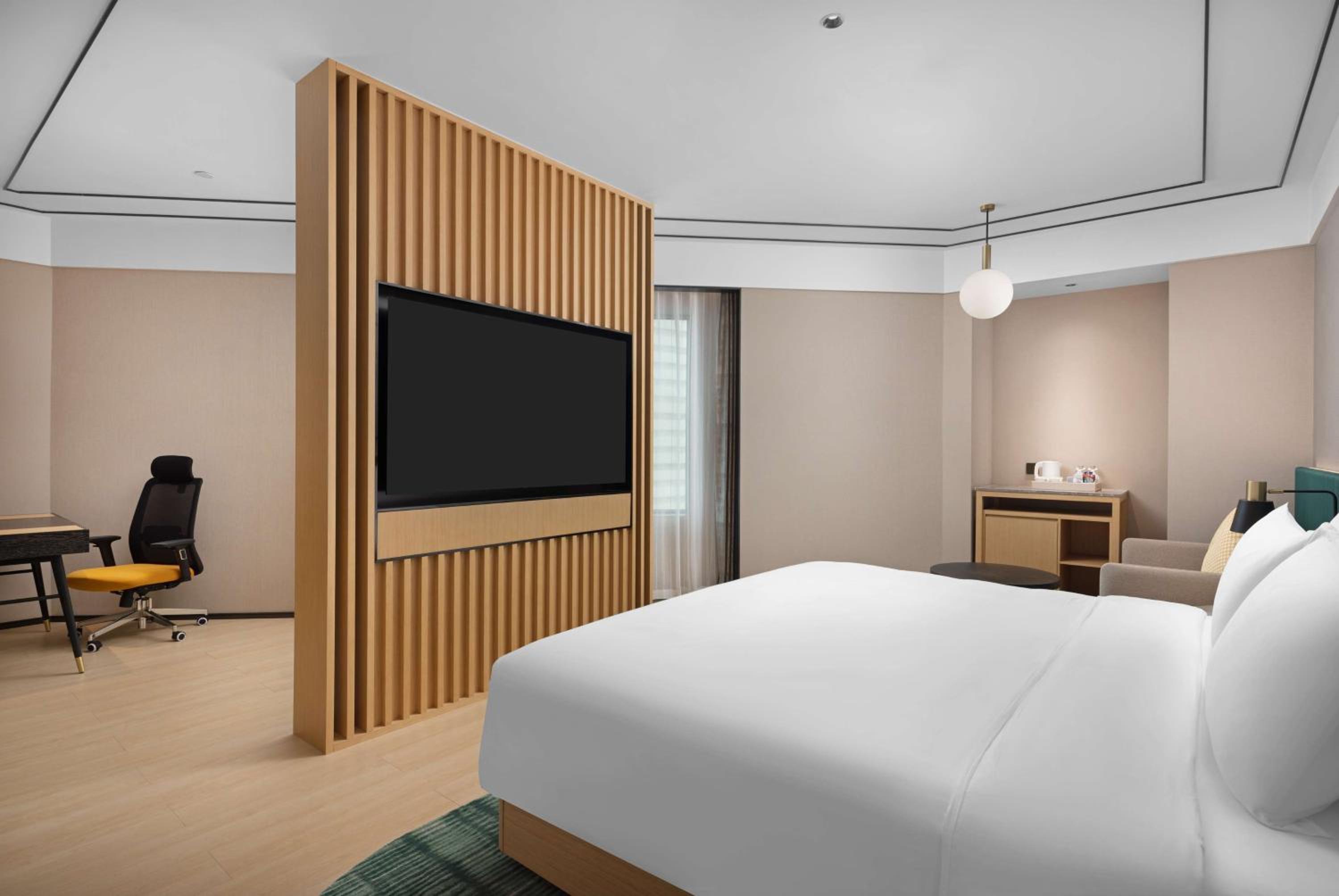 Deluxe King Room